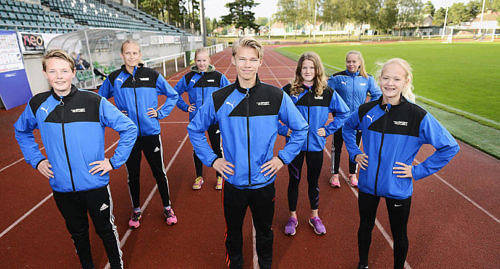 ÅLANDS FM-TRUPP Från vänster: Simon Stjärnfeldt, Moa Pesonen, Ebba Koskinen, Eric Sjölund, Elsa Andersson, Maria Söderlund och Anni Nylund.