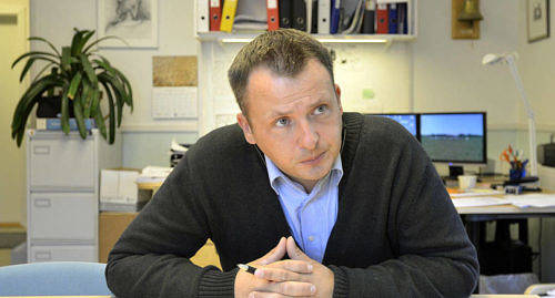 KRITISK Landskapsregeringens lämnar mycket lite utrymme för förhandlingar genom att ordna samrådsmöte så nära det datum då budgeten ska vara klar, anser kommunförbundets Magnus Sandberg. Sandeberg har skickat en skrivelse till landskapet där han påtalar kommunernas svåra sits med risk för ytterligare finansieringsproblem.