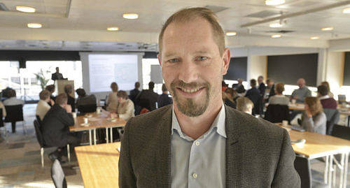 KONSTRUKTIVA MÖTEN Projektledare Oskar Lannerhjelm säger att arbetet med kommunerna gått jättebra. - Man har lyssnat på varandra och försökt förstå andras åsikter också då man inte delat dem. Och man har lyckats baka ihop olika uppfattningar.