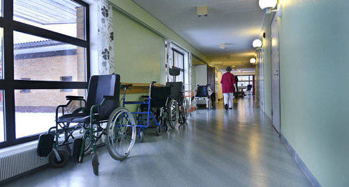 LÄGGS NED Demensavdelningen på ÅHS läggs ned. Men demenssjuka ska ändå få sjukhusvård på Åland.