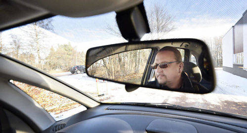 HASTIGHET Kallur förstår att folk tycker om att köra fort, men det måste man göra på rätt ställen – inte mitt i trafiken.