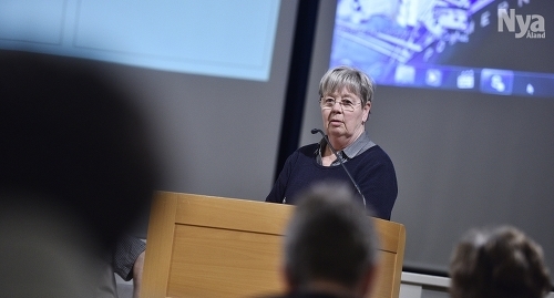 POSITIVT INSTÄLLD Barbro Sundback, ordförande i stadens kultur- och fritidsnämnd, är positivt inställd till nya idrottsarenor i Mariehamn.