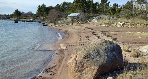 INTE LÅNA Centern vill utreda om kortrutten kan finansieras på annat sätt än med lån. Bilden är från Föglö Hastersboda där det enligt planerna ska byggas ett färjfäste.