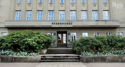 VEM ÄR MARIEHAMNARE? Identitet och bostadsort överensstämmer inte alltid.
