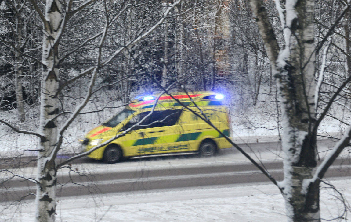 Bil körde av vägen i Jomala