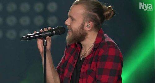 FÅR FOLKETS STÖD Många tittare ville ha Yohan Henriksson kvar i The Voice Of Finland.