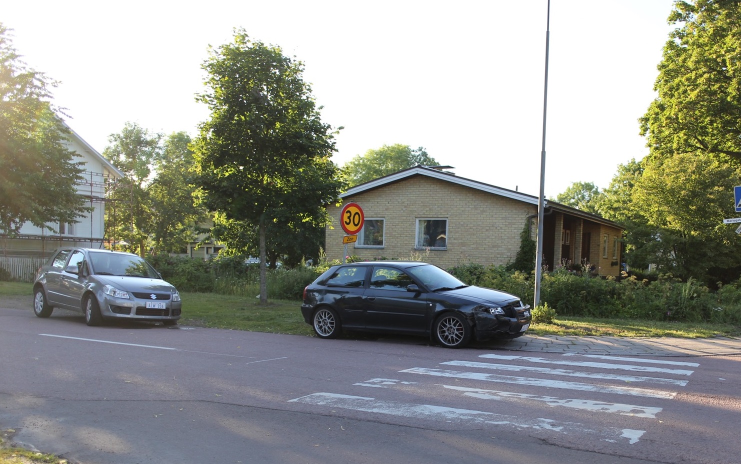 Personbilar krockade i Mariehamn