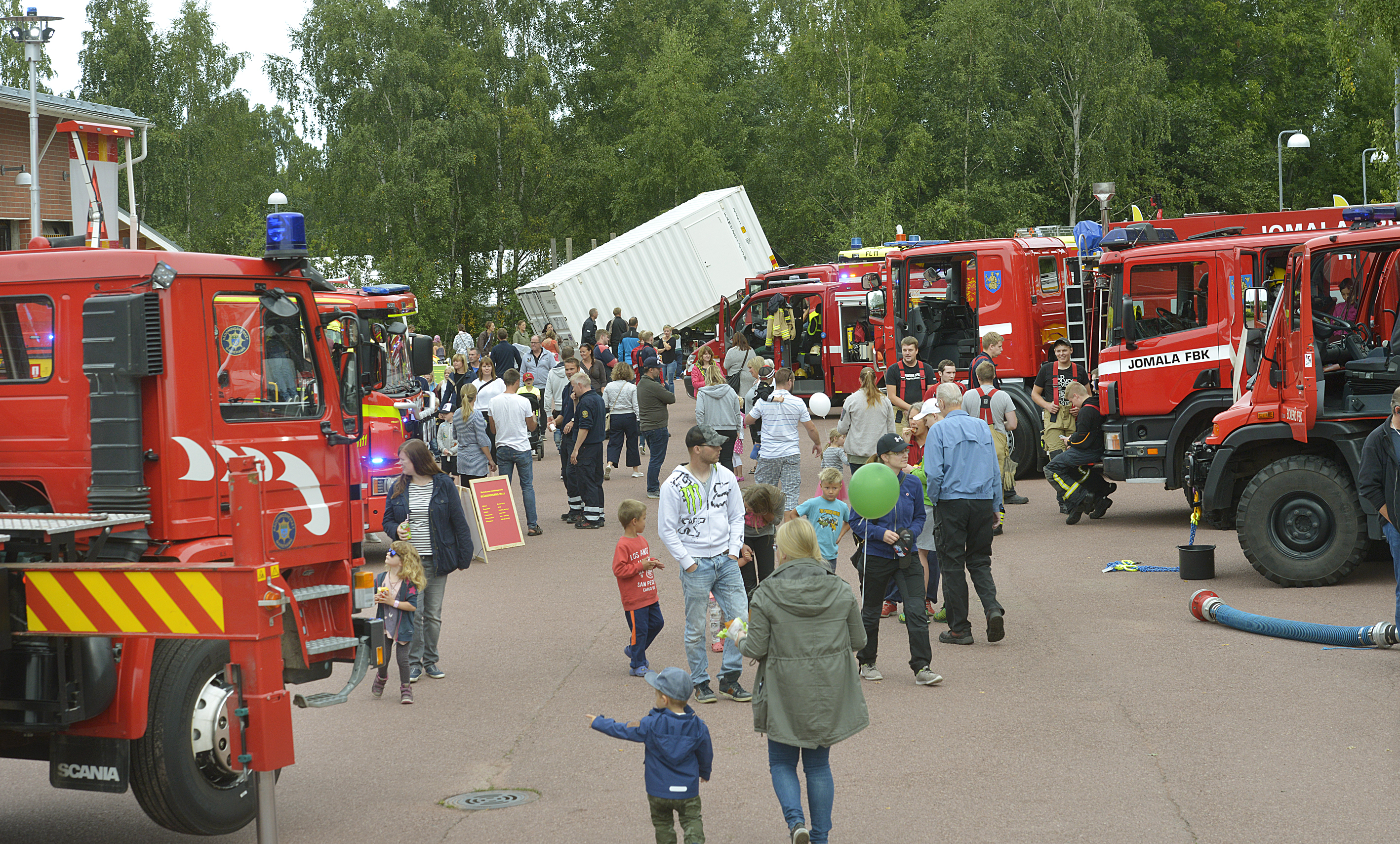 Blåljuspengar till cancerföreningen
