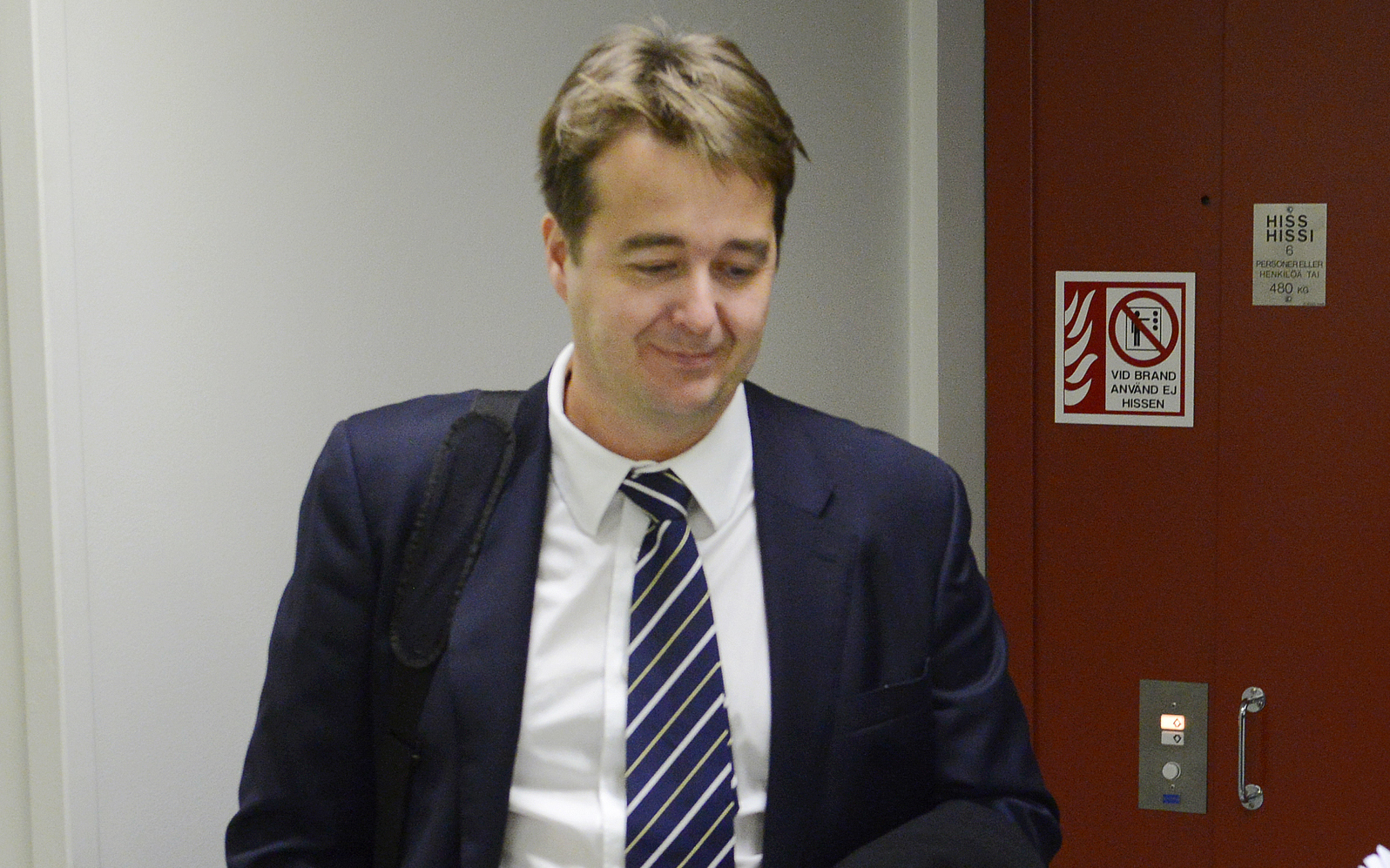 Måtar får fortsätta som biträde i rätten