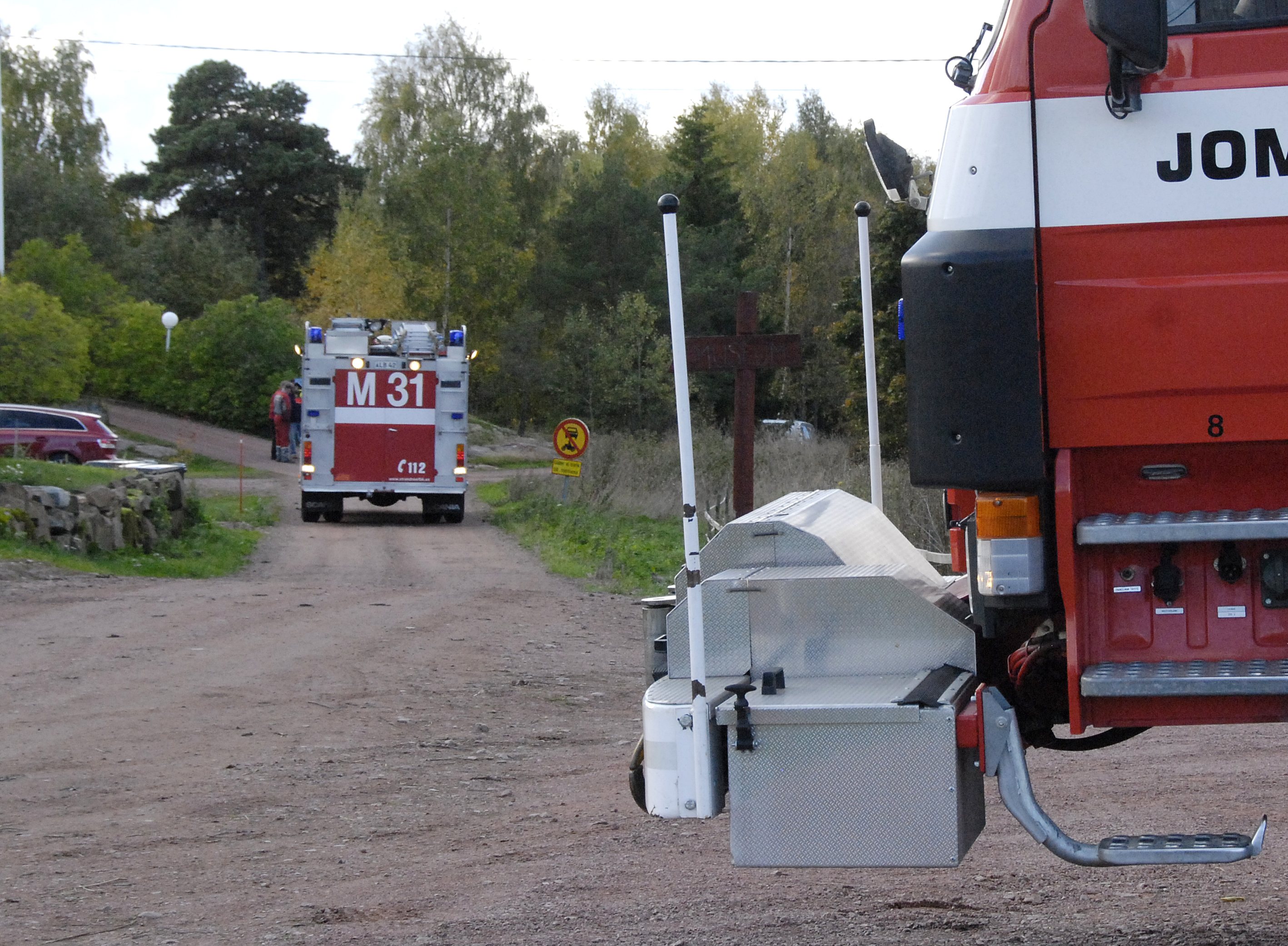 Träd över vägen och båtbekymmer