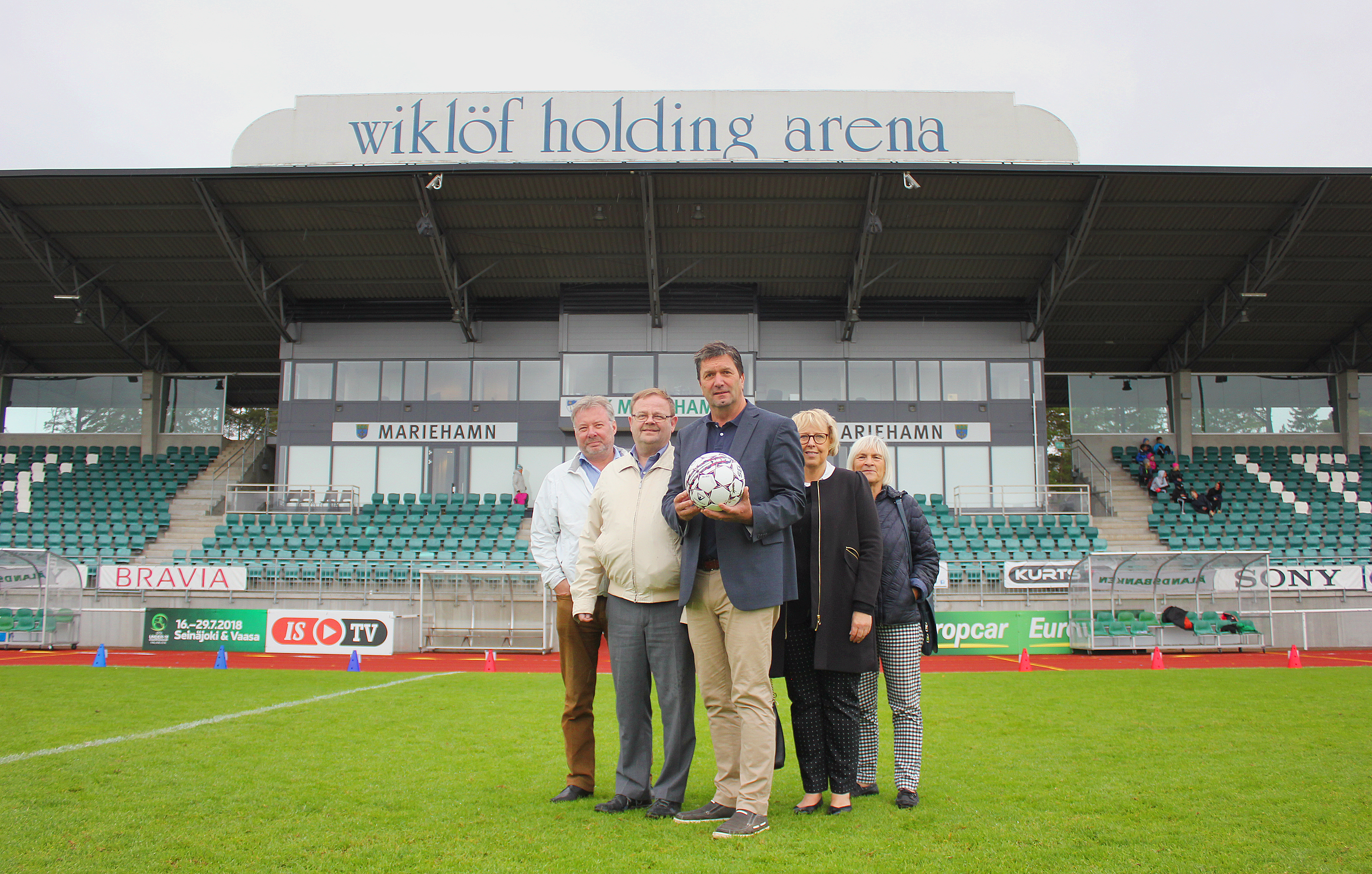 Derby direkt i politikerfotboll