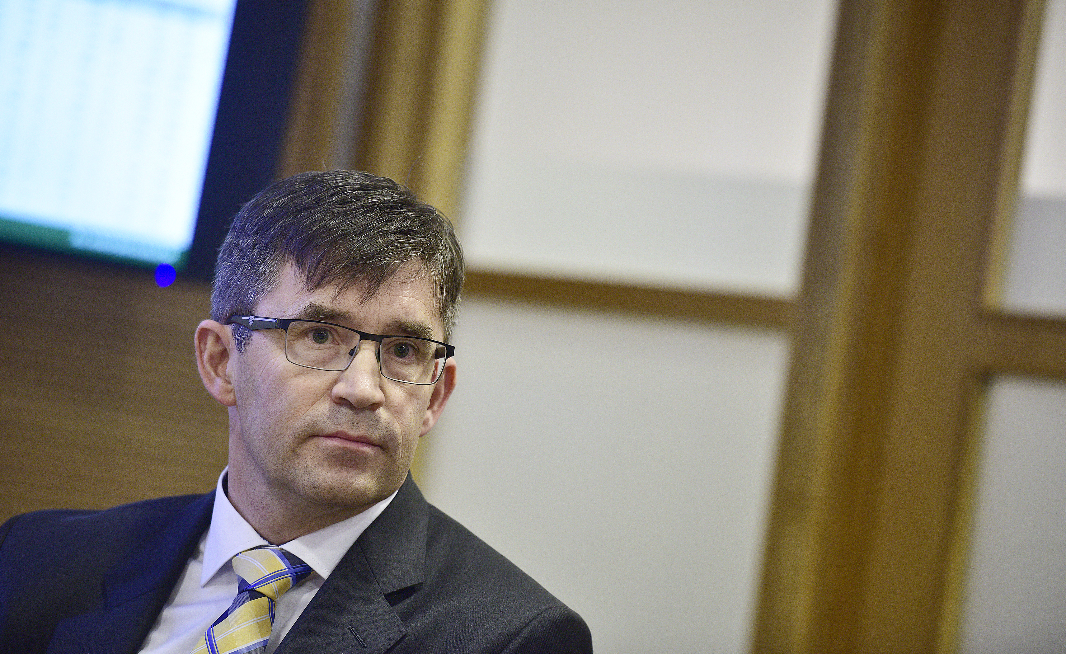 Ålandsbanken stänger två kontor