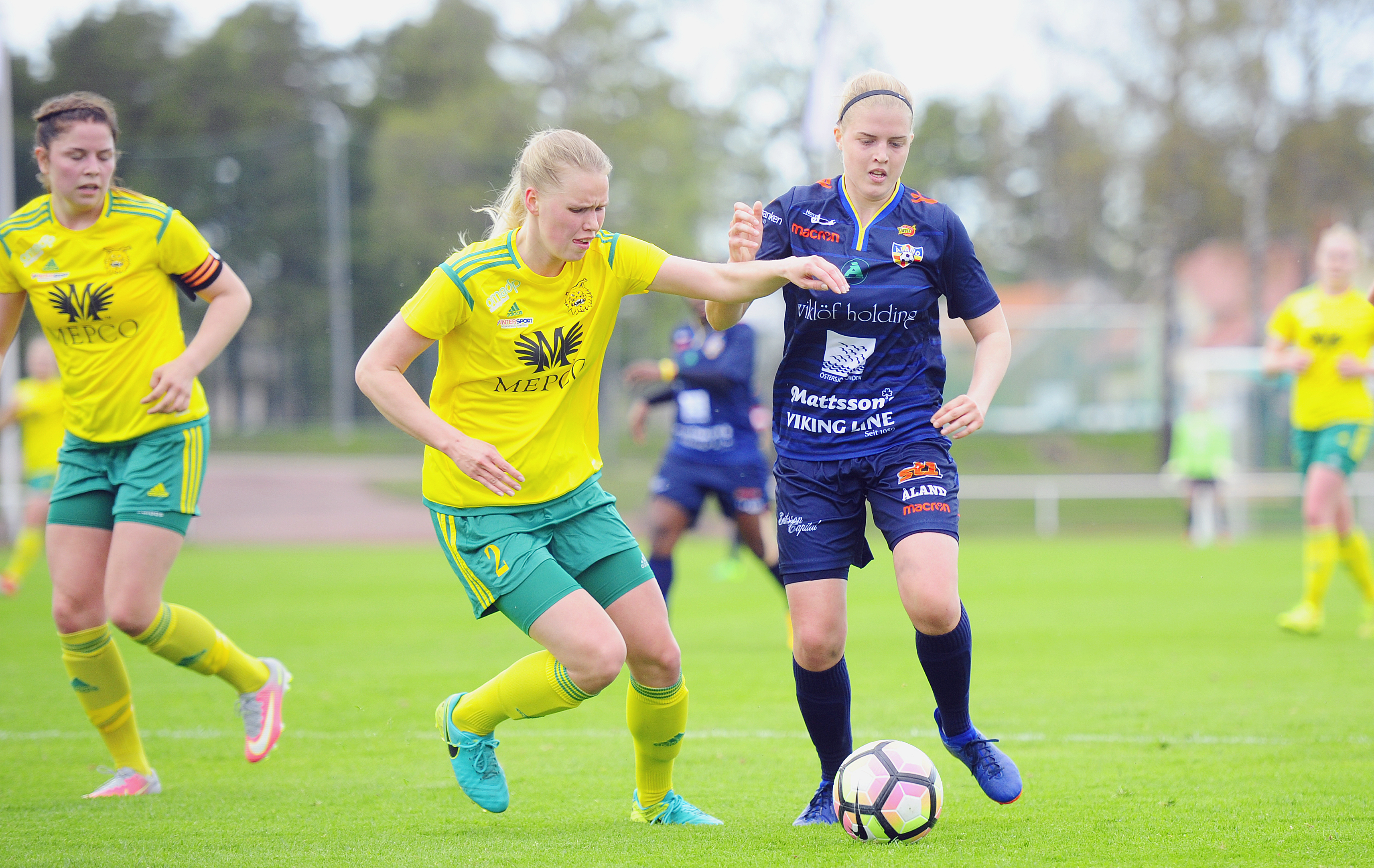 Hon blir ÅU:s sjunde spelare