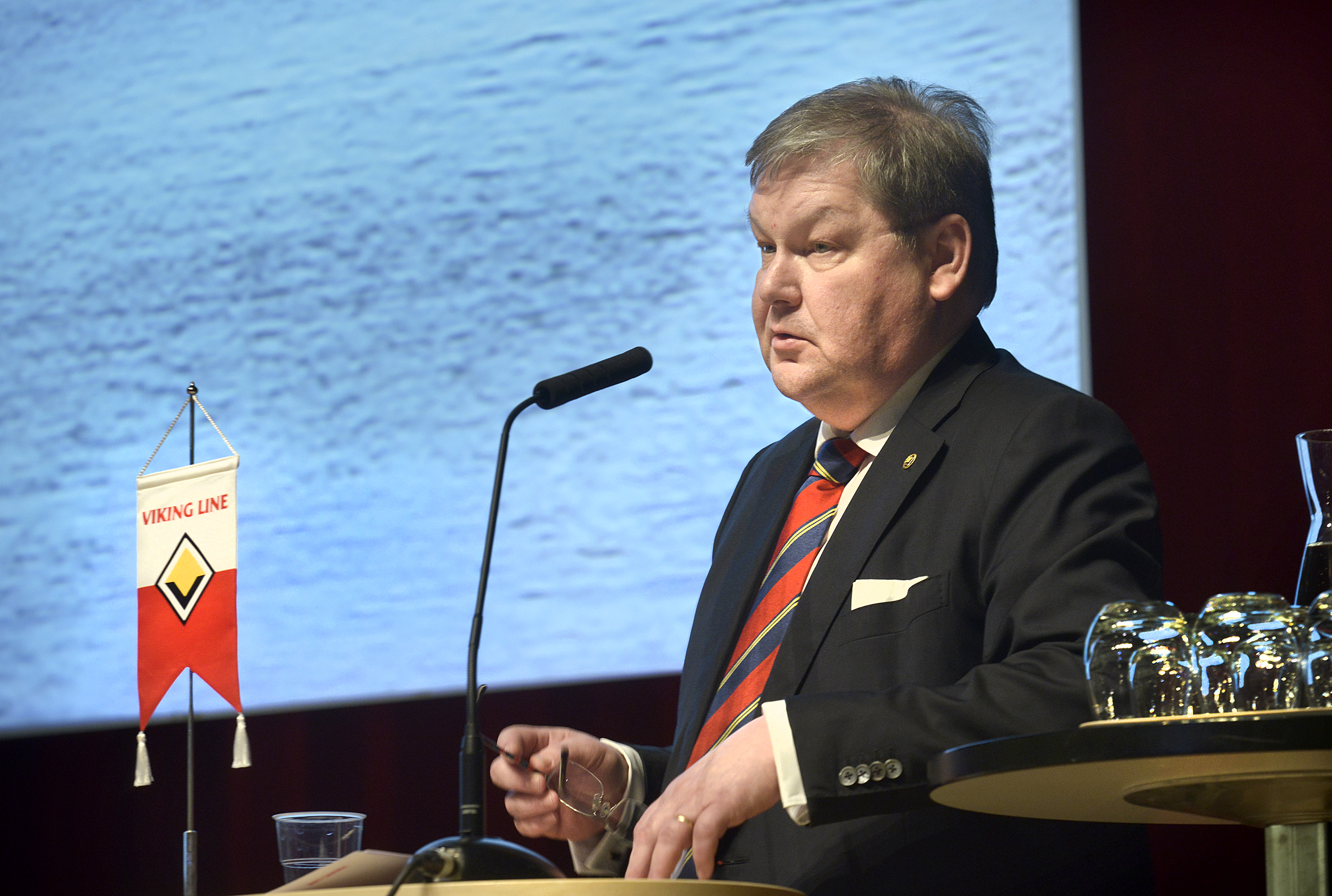 Viking Line flaggar för sänkt rörelseresultat