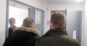 Två häktade efter stora narkotikabeslag