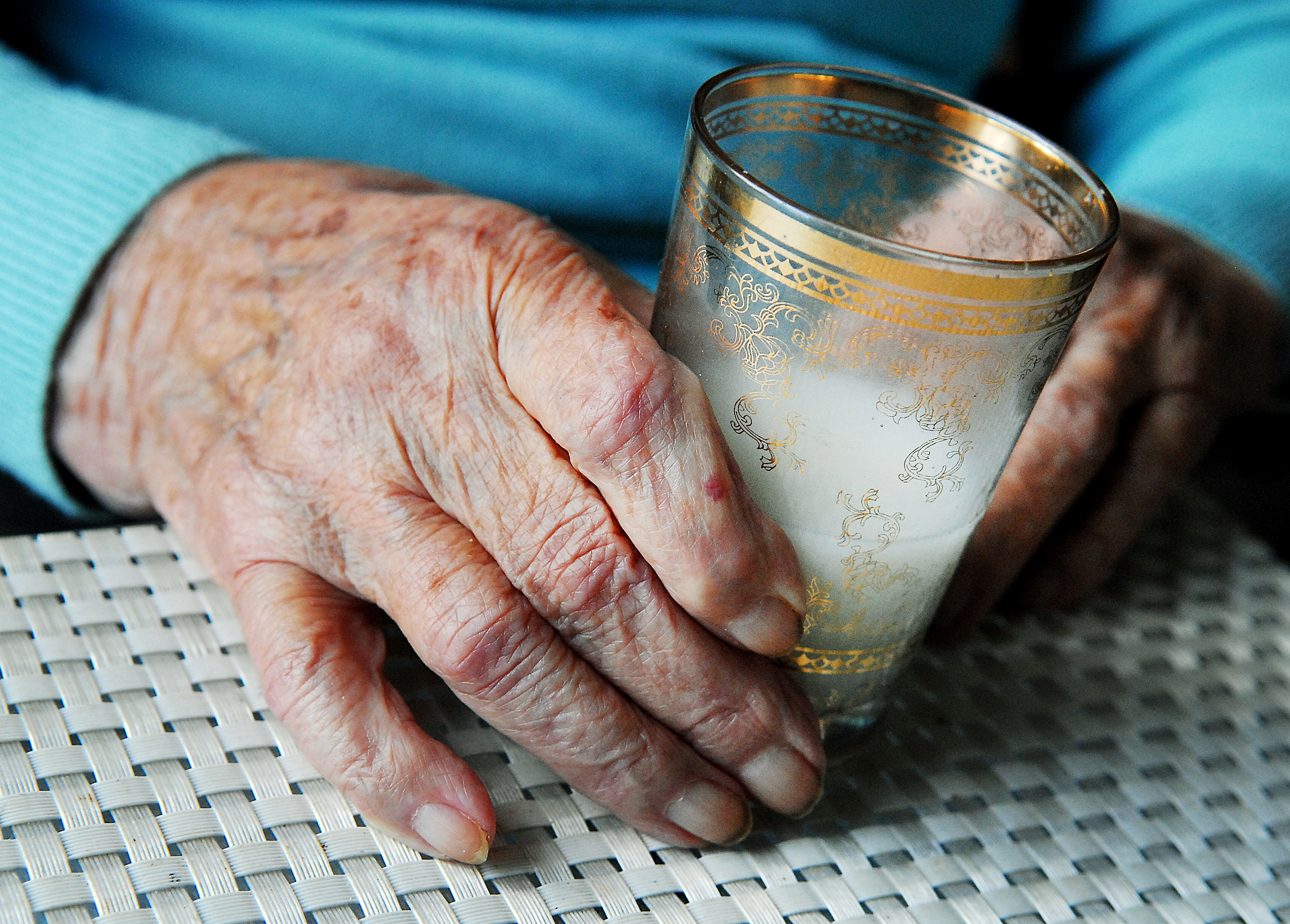 Den fattiga pensionären är oftast en kvinna