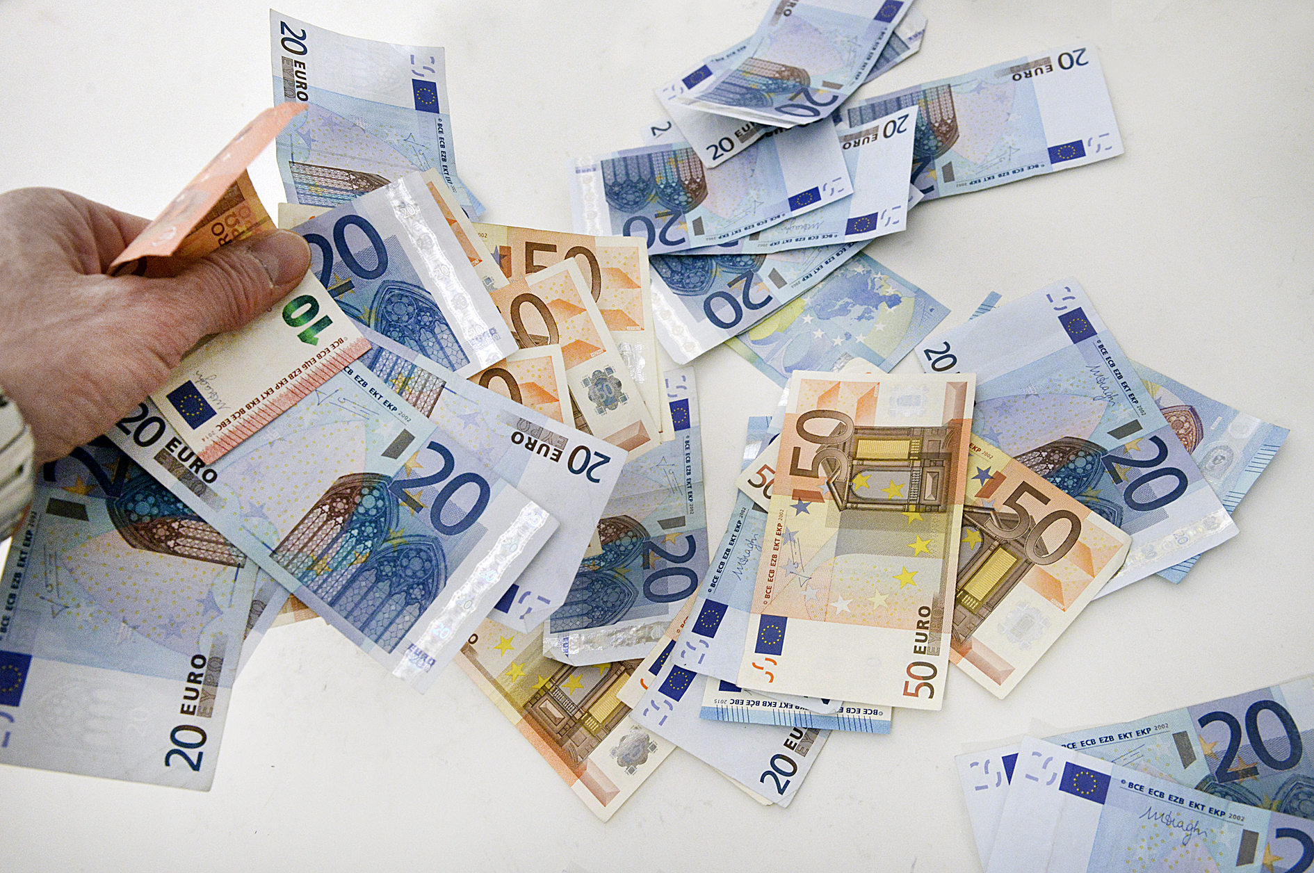 Varning för falska sedlar