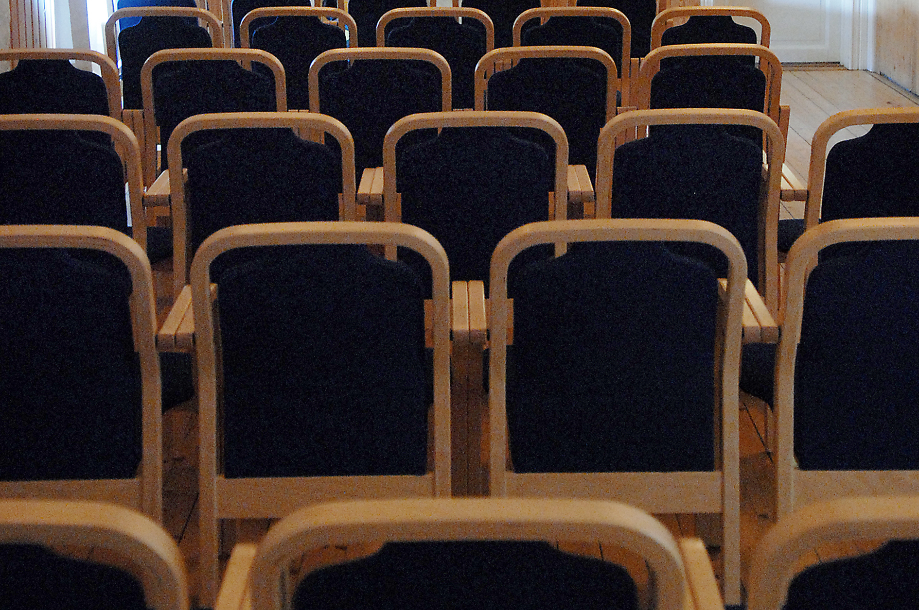 Dubbla stolar räcker inte längre till