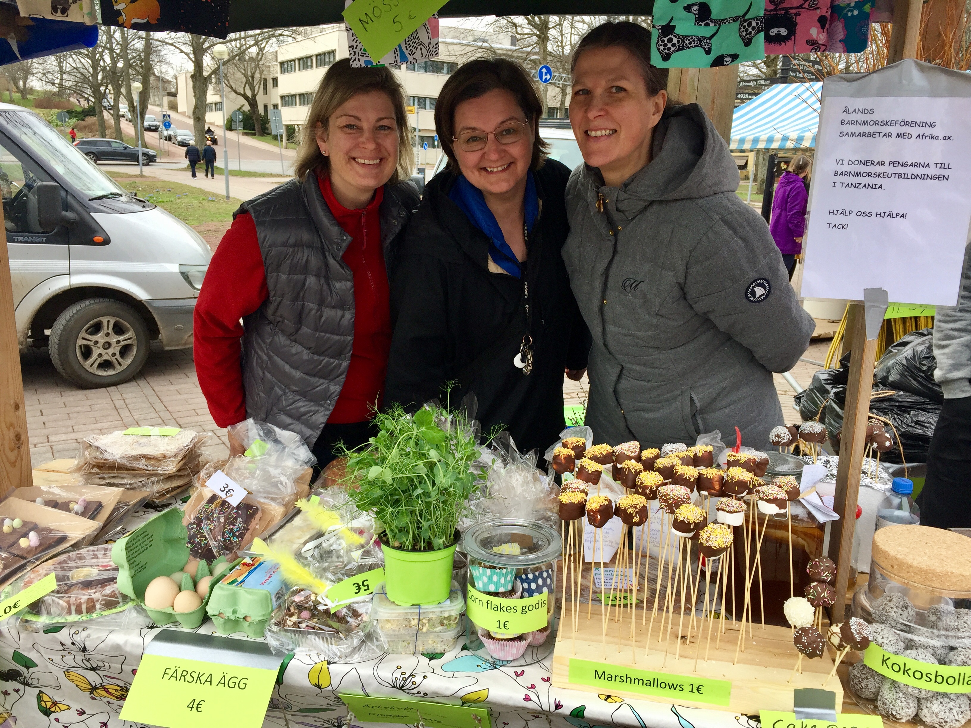 Barnmorskor på påskmarknad för att hjälpa