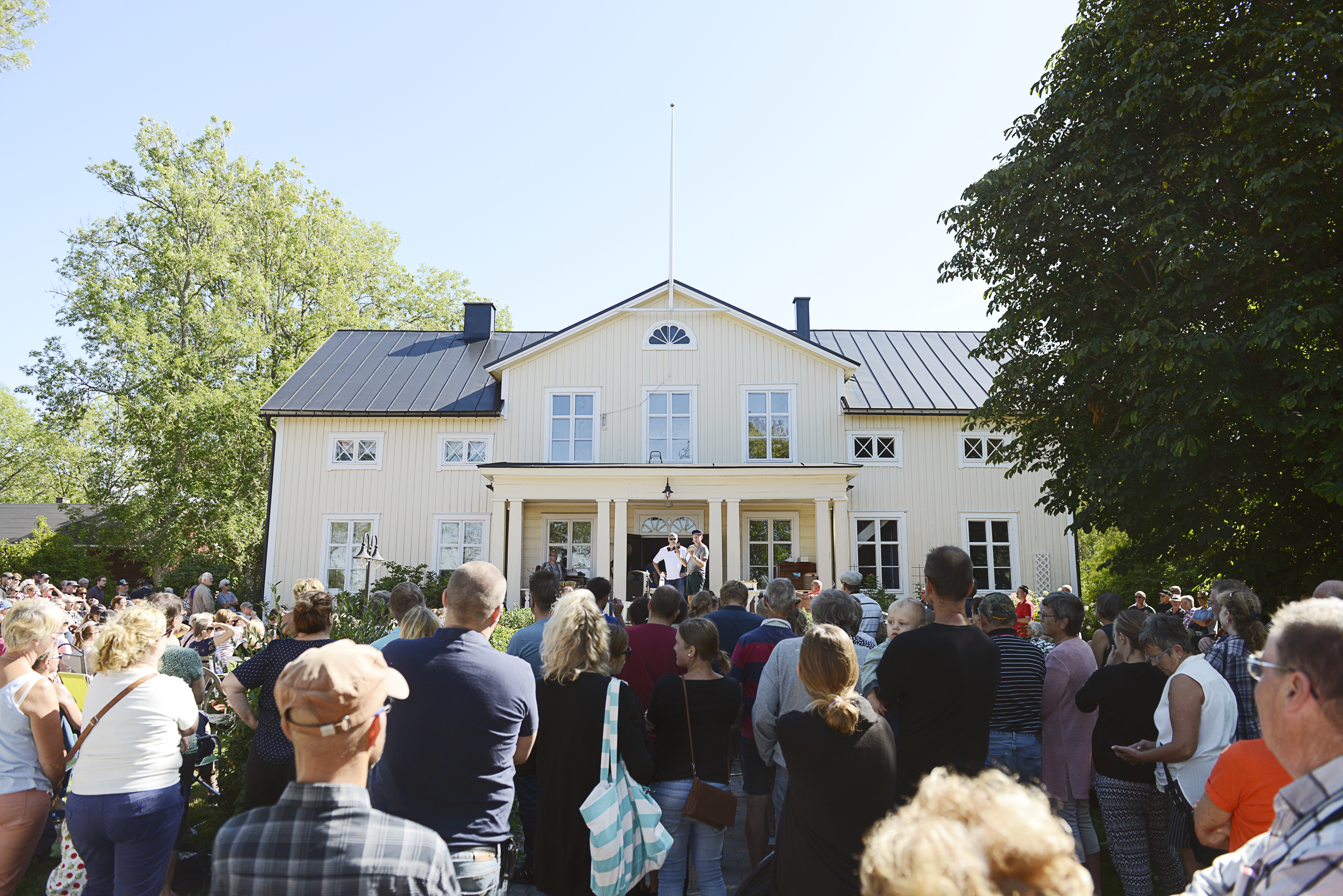 Bartsgårdafastigheten till salu igen