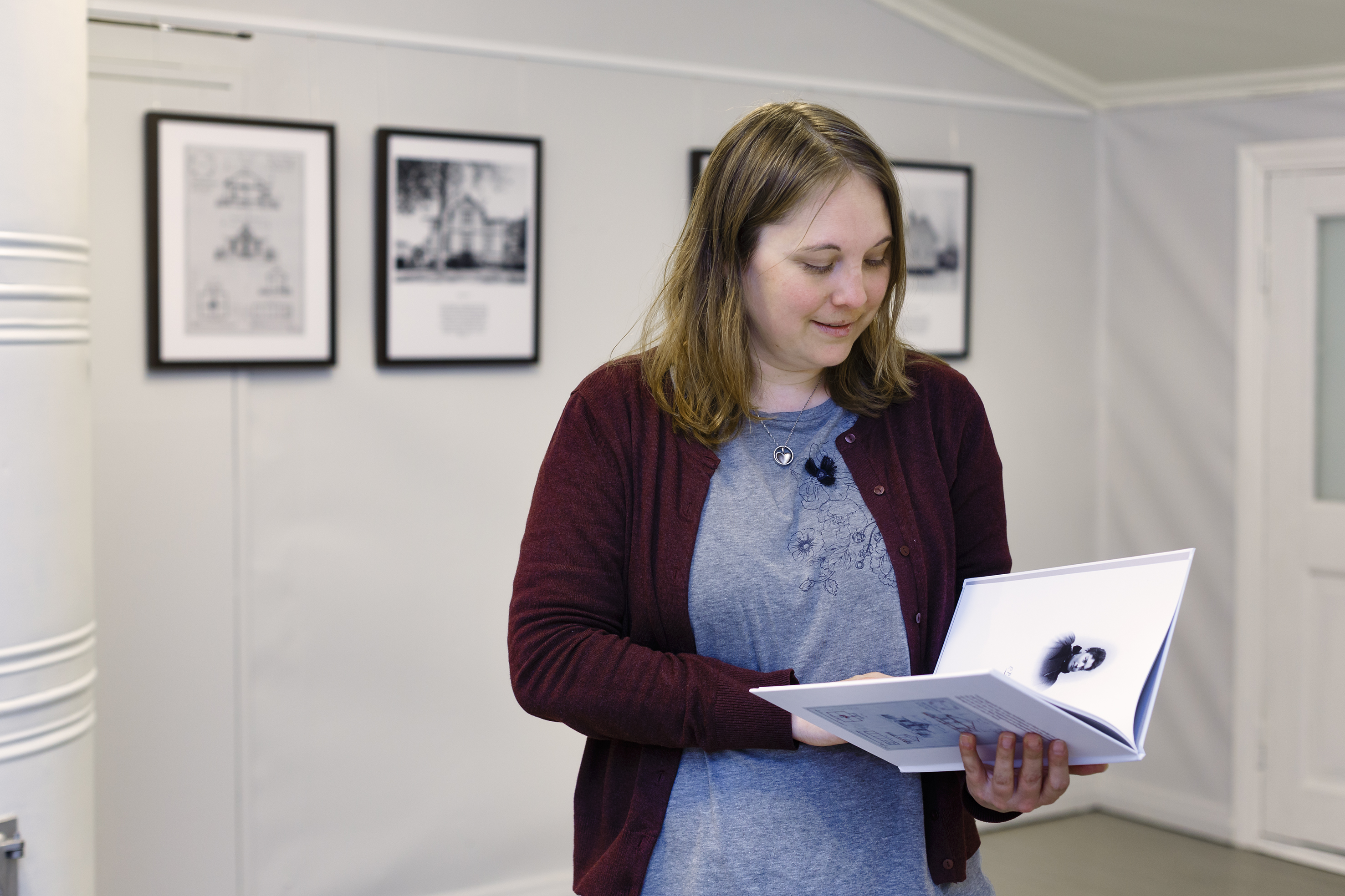 Gestaltar Hongellhusens berättelser i bild och text