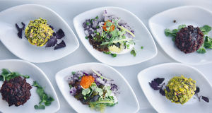 Bland blåstång, bacon och åländska blinier