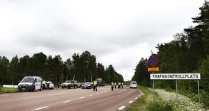 Förare stoppade för fortkörning och mobilprat