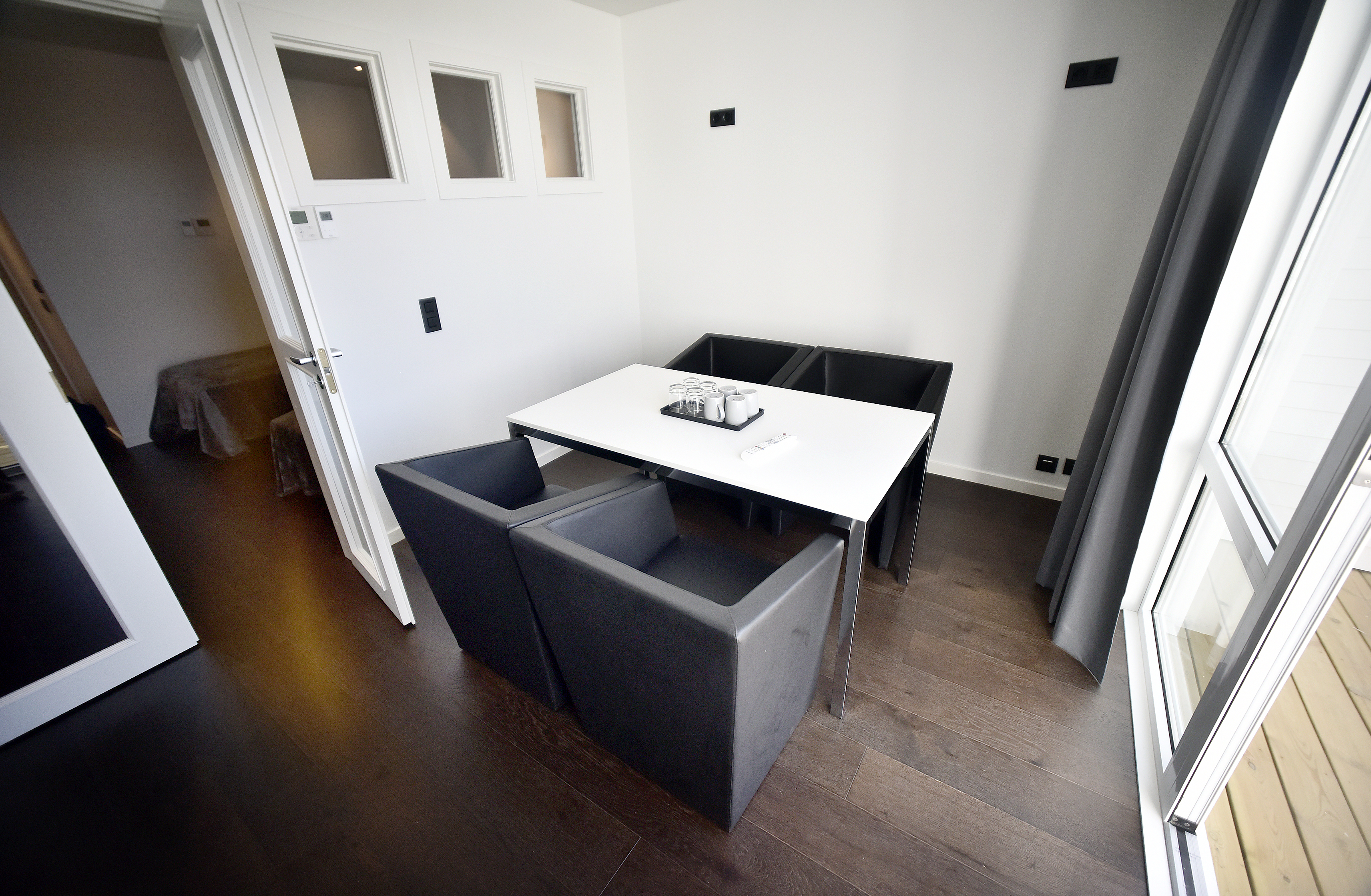 Färre hotellgäster i juni