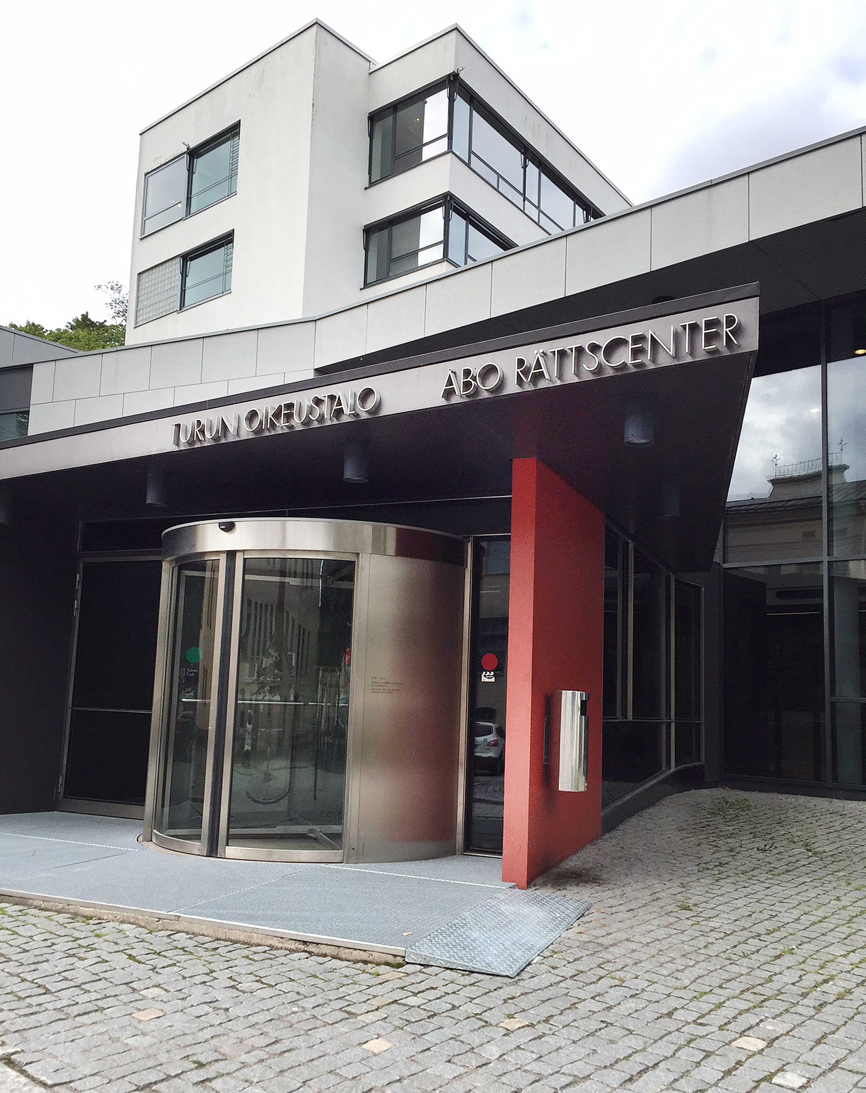 Ålänning inför rätta för penningtvätt