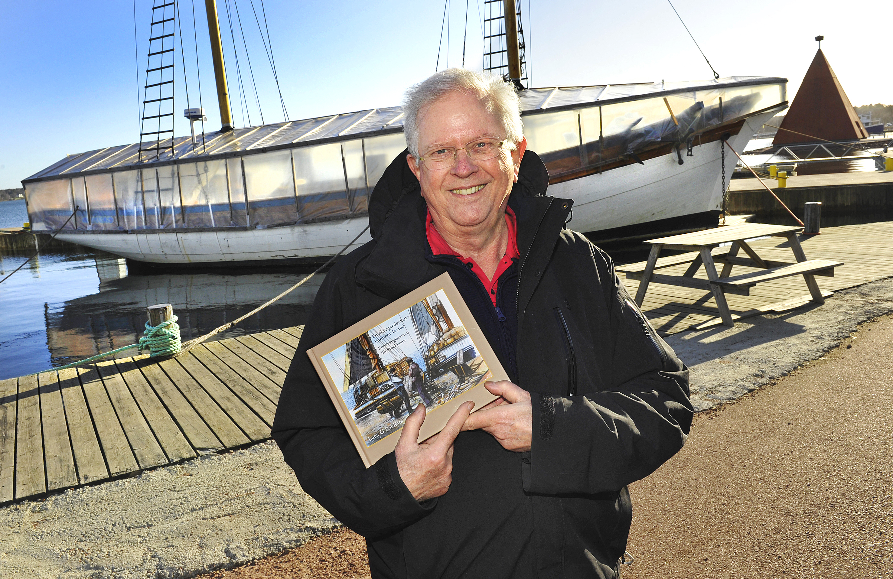 Han skriver om bondeseglation i ny bok