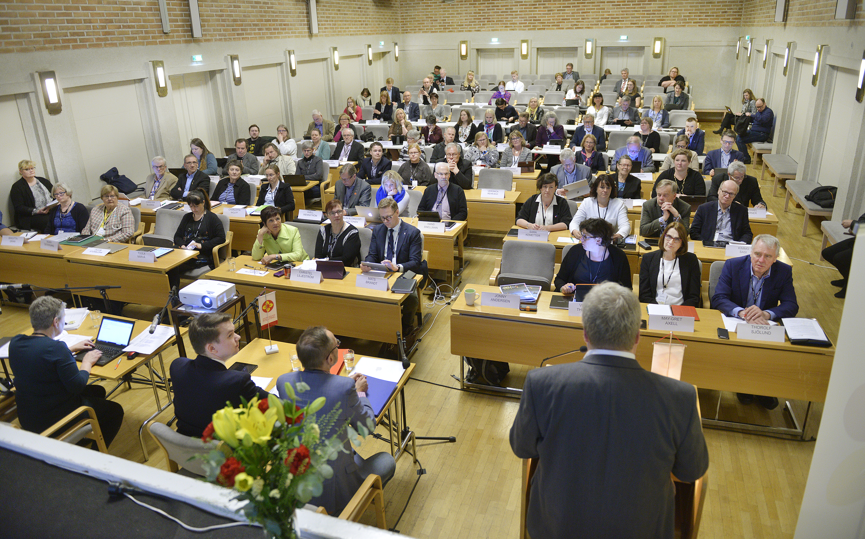 Folktinget en vakthund för svenskan i 100 år