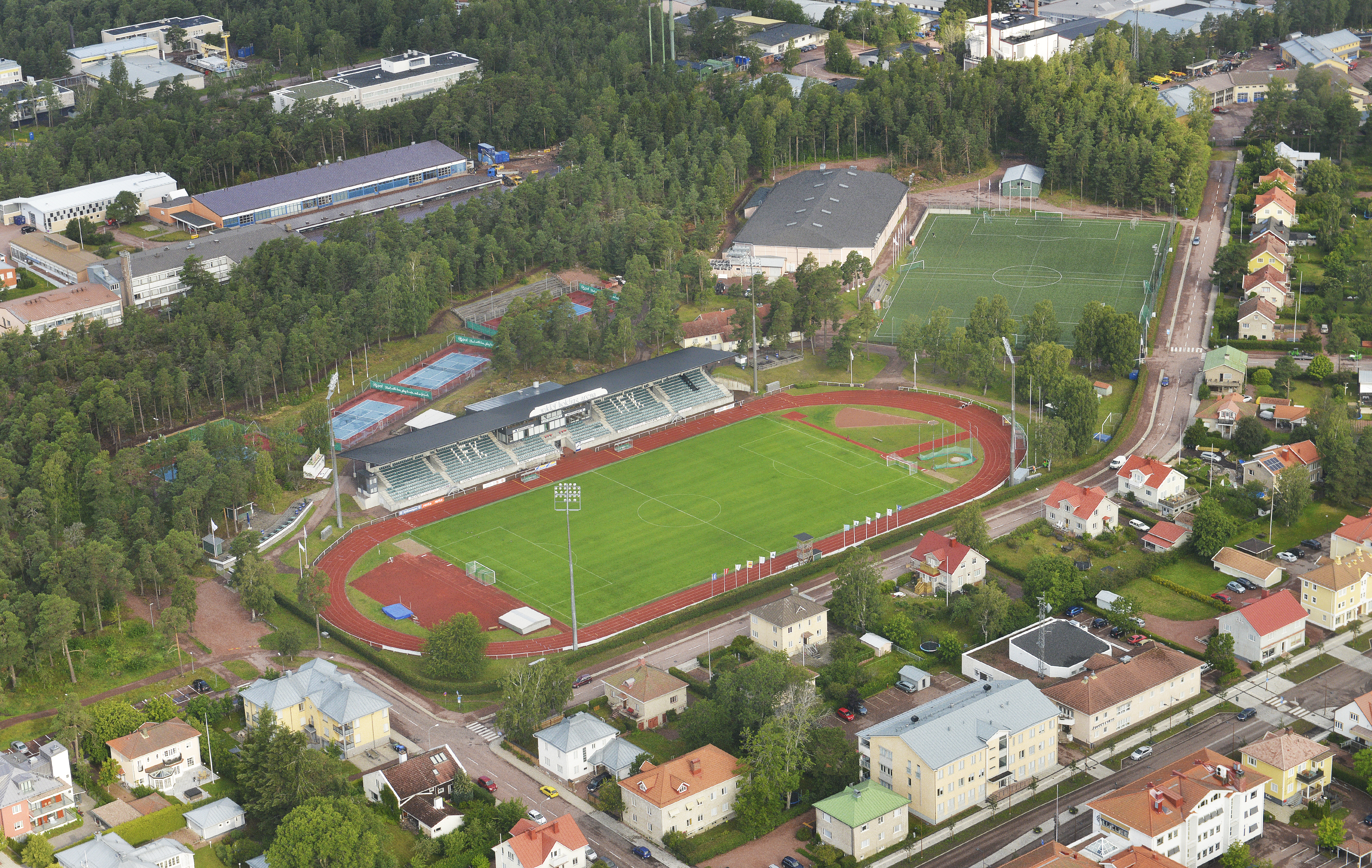 Ligastarterna skjuts upp