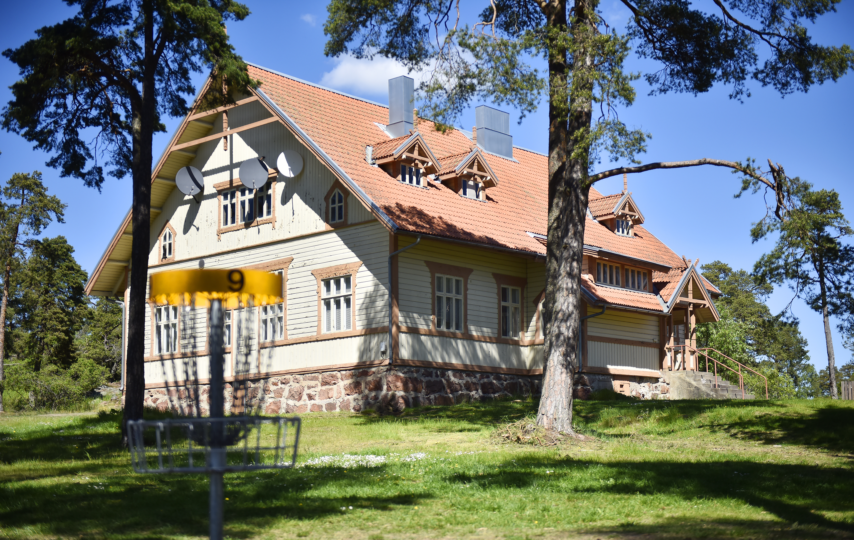 Helikopter mellan baninvigningar