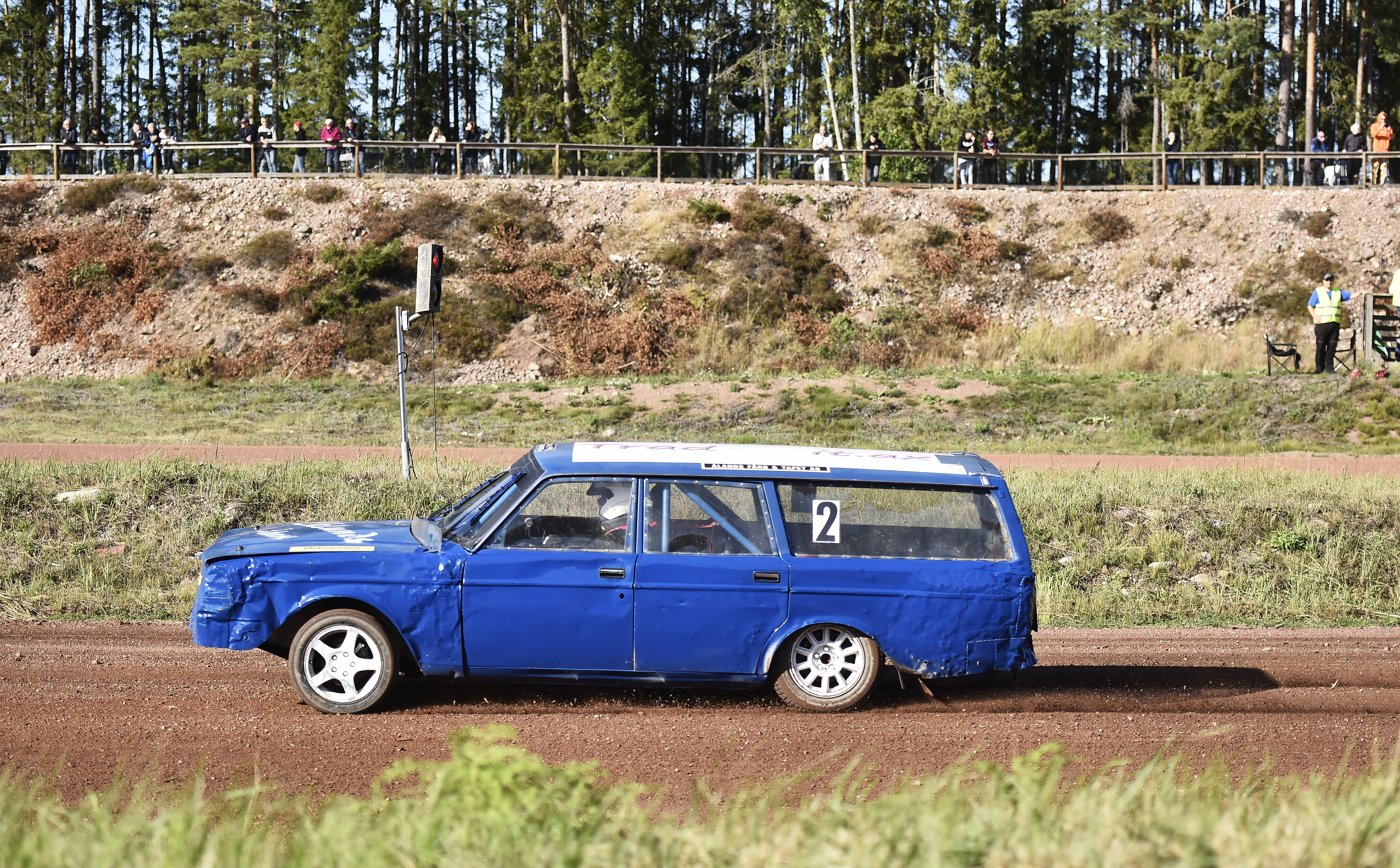 Fullt med folk på folkrace