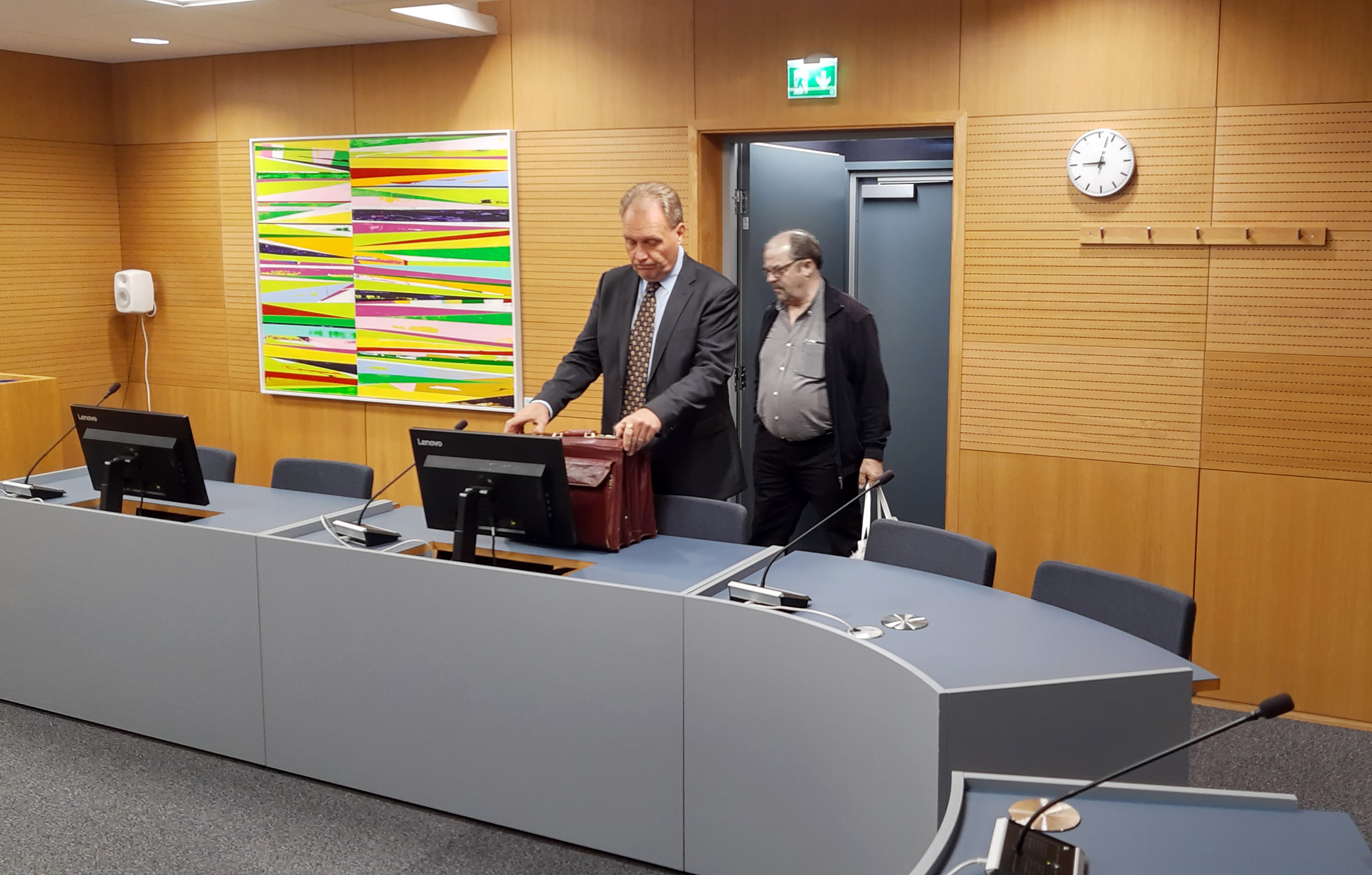 Hamnchefen döms till böter för missbruk av tjänsteställning