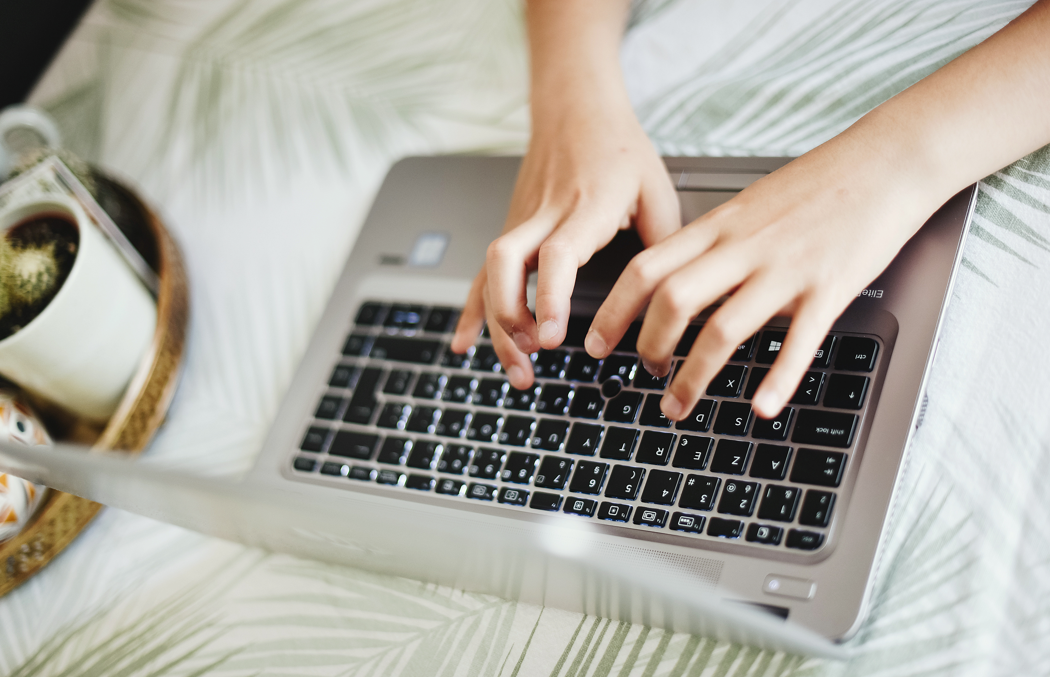 Storm på Facebook mot näringsministern