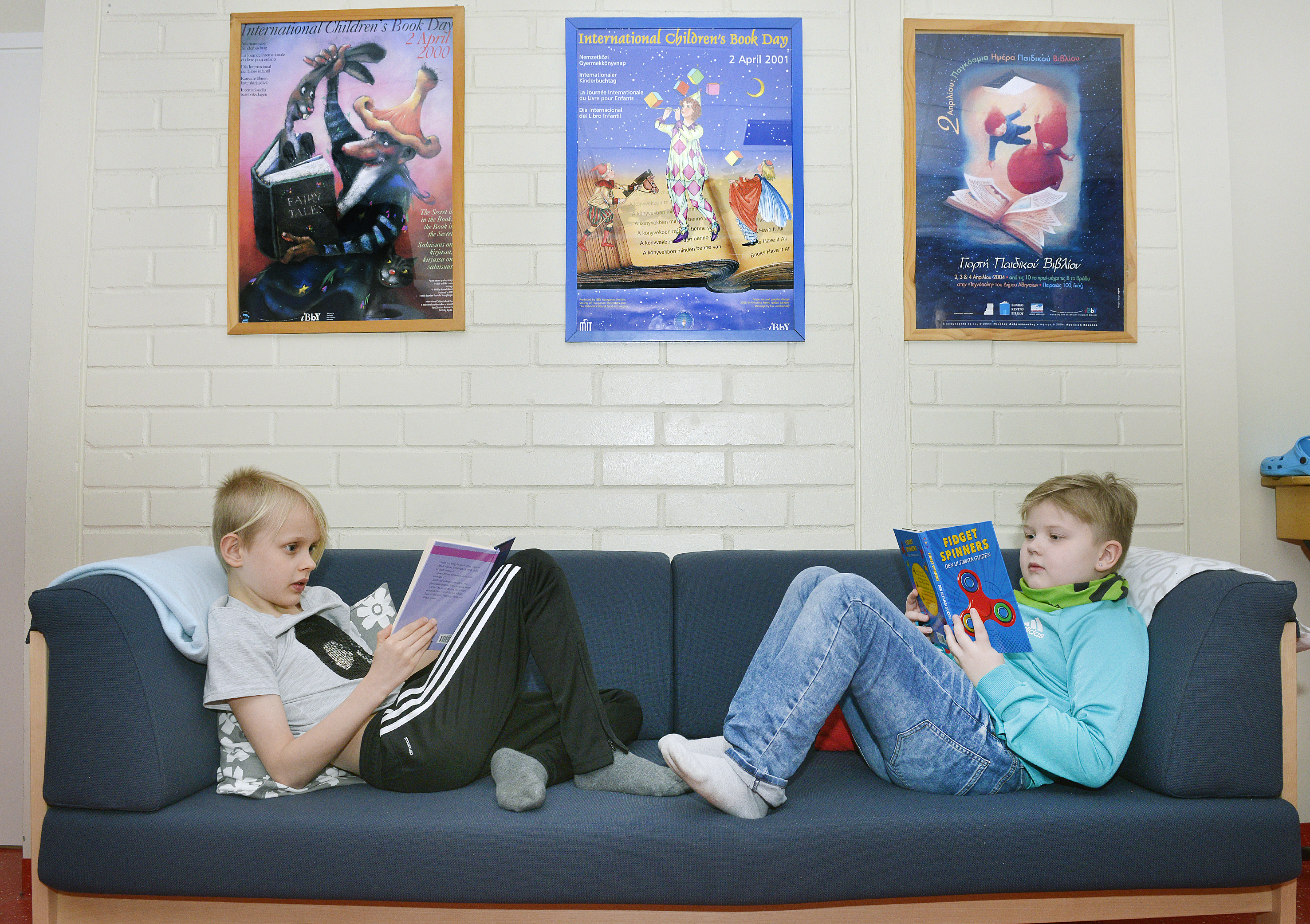 Uppmuntrar till läsnatt hemma i år  Nya Åland
