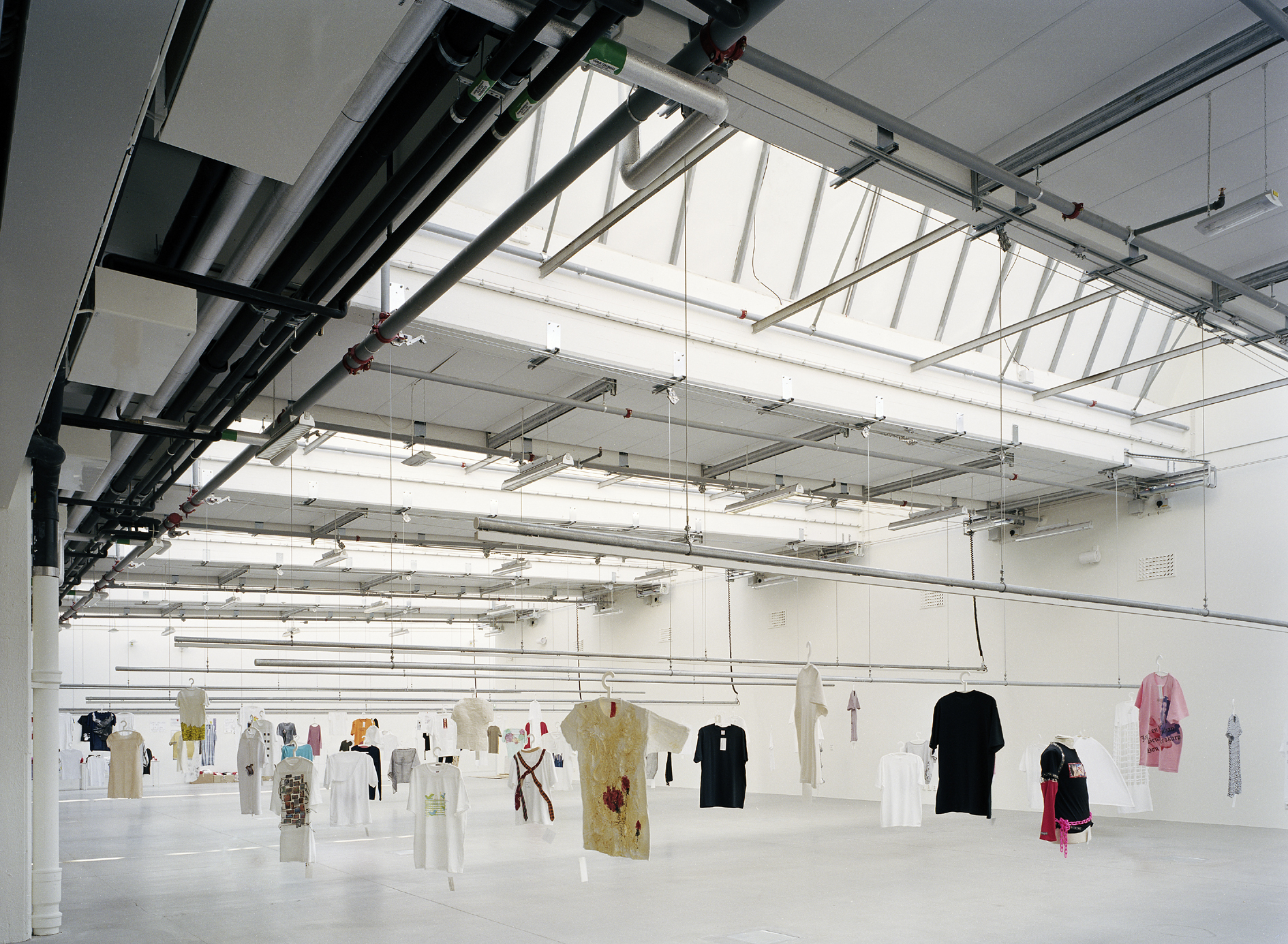 Den löjeväckande debatten döljer reella risker för alla