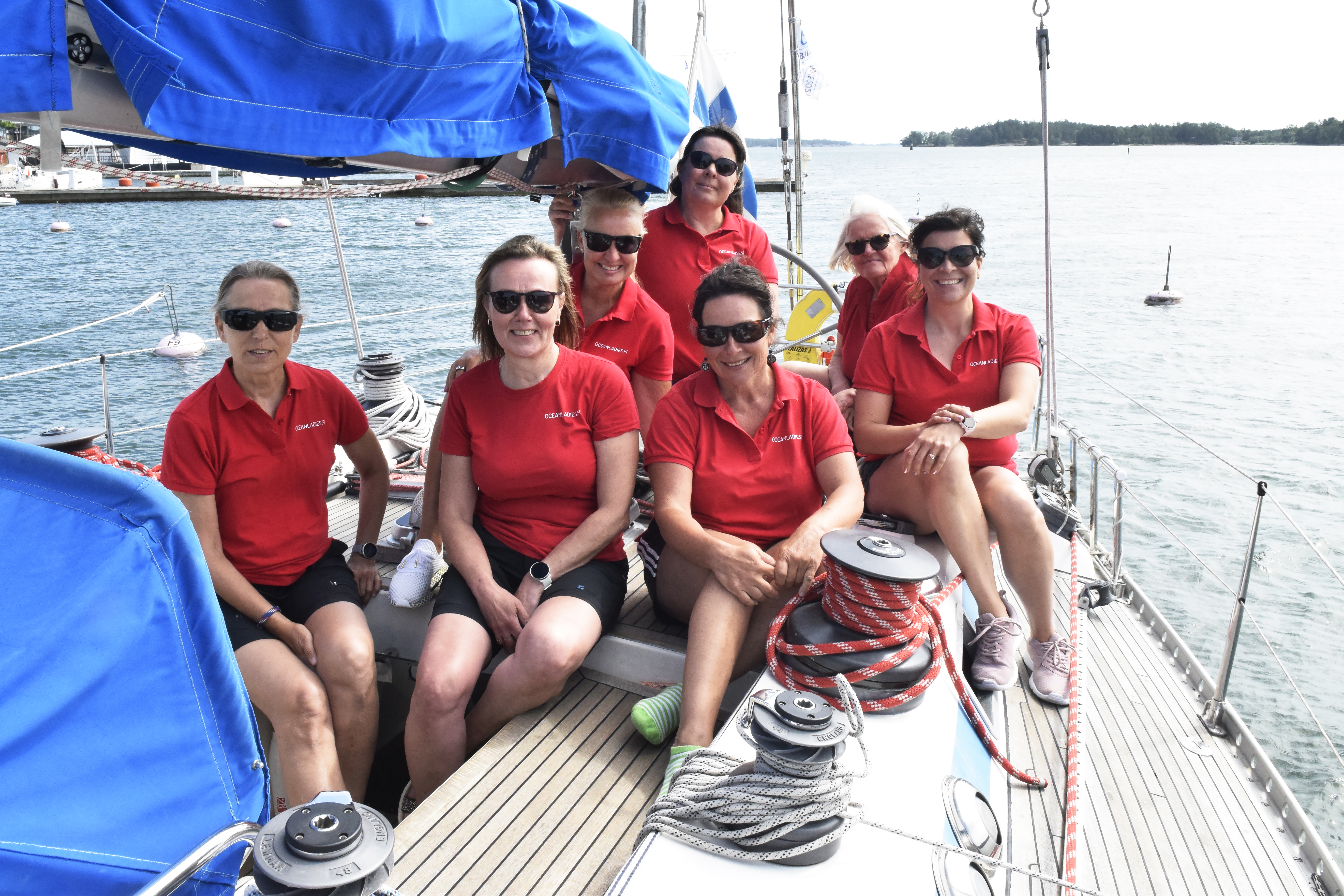 Kvinnlig gemenskap på öppet hav