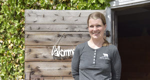 Besök på dagens sommarkafé- ”Vissa råvaror lämnar aldrig gården”