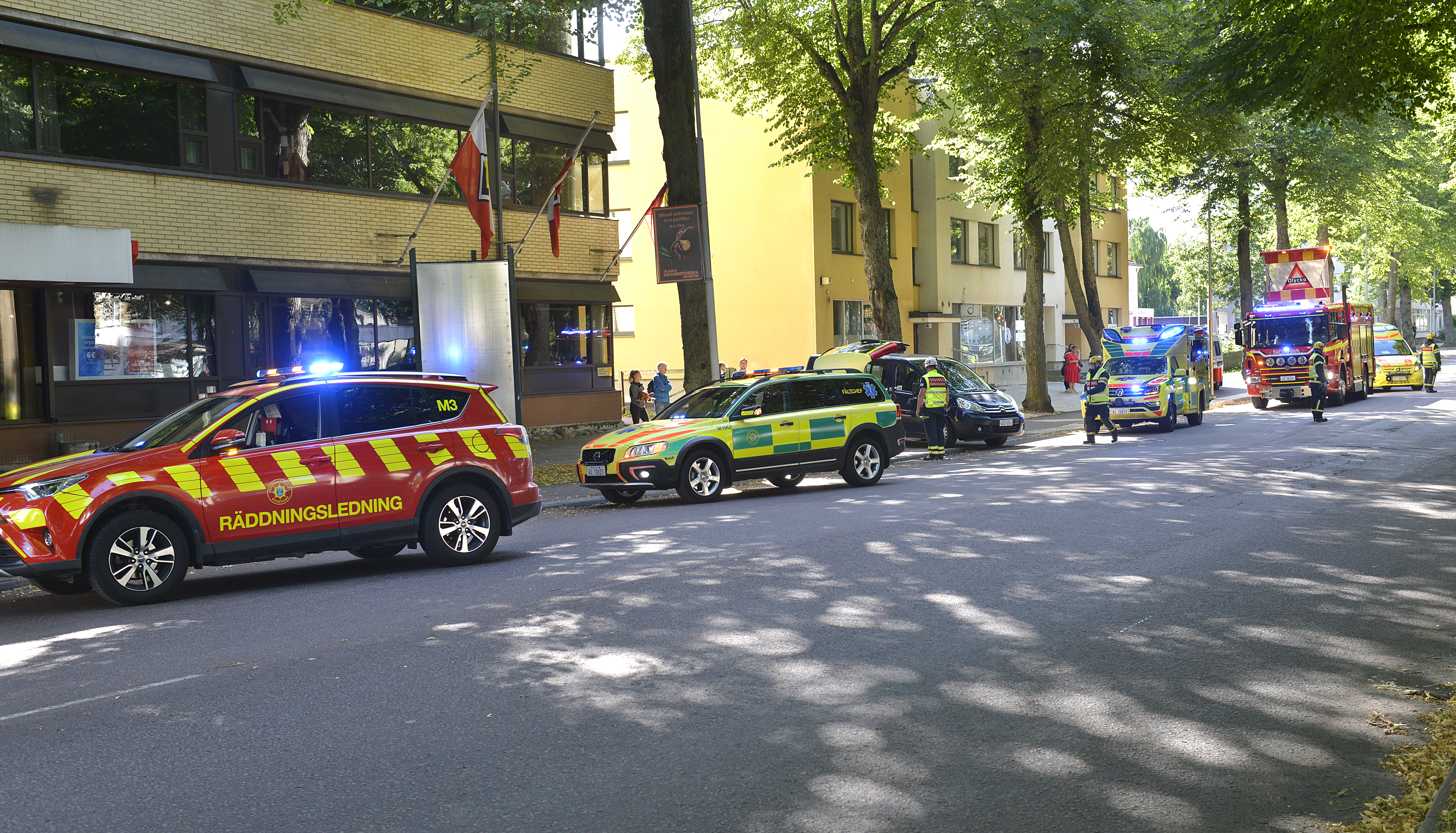Bil och cyklist i kollision vid Storagatan