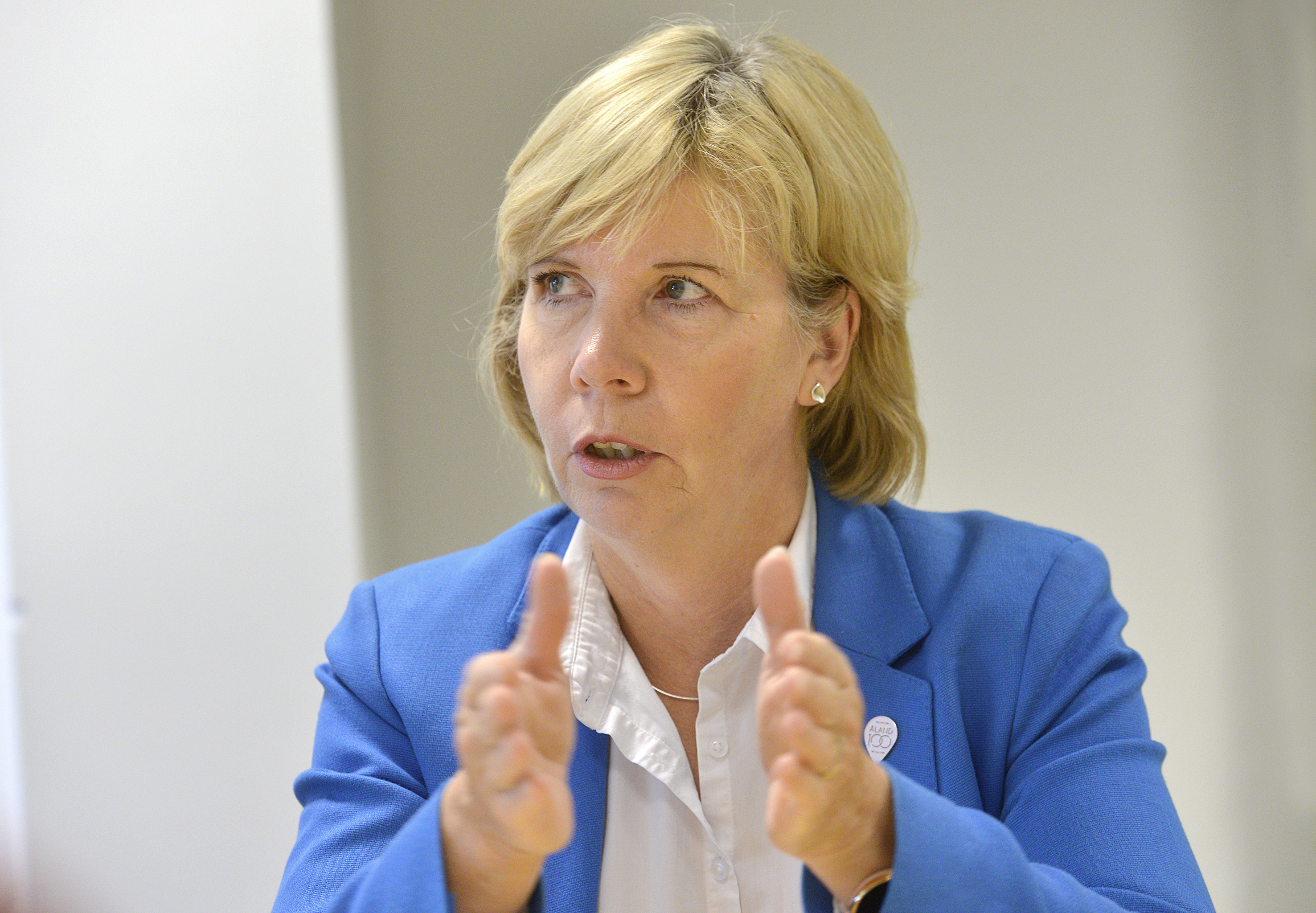 Upp till bevis, Ålandsministern