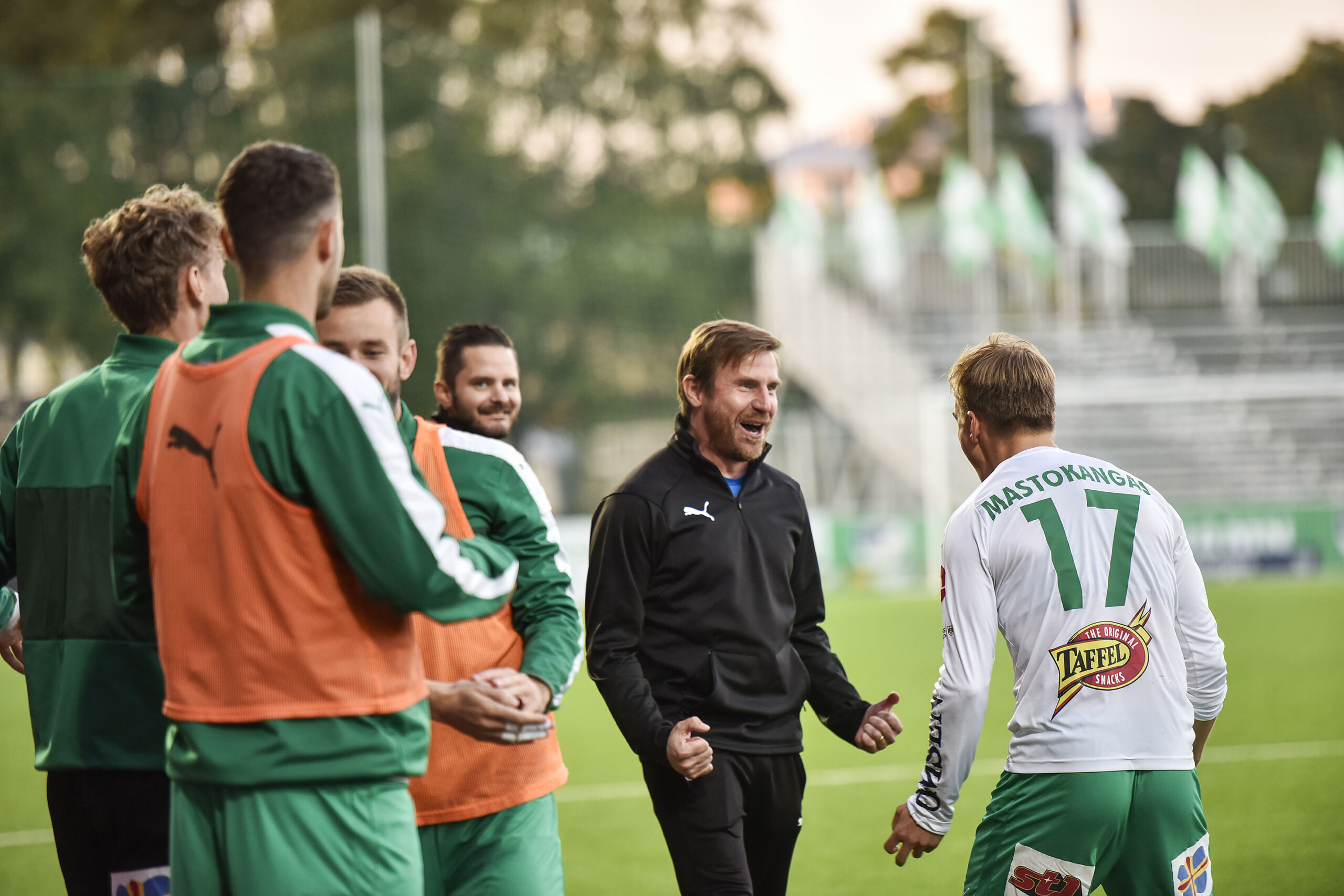 ”Ahna” fortsätter som huvudtränare – får sällskap av Jari Pyykkölä