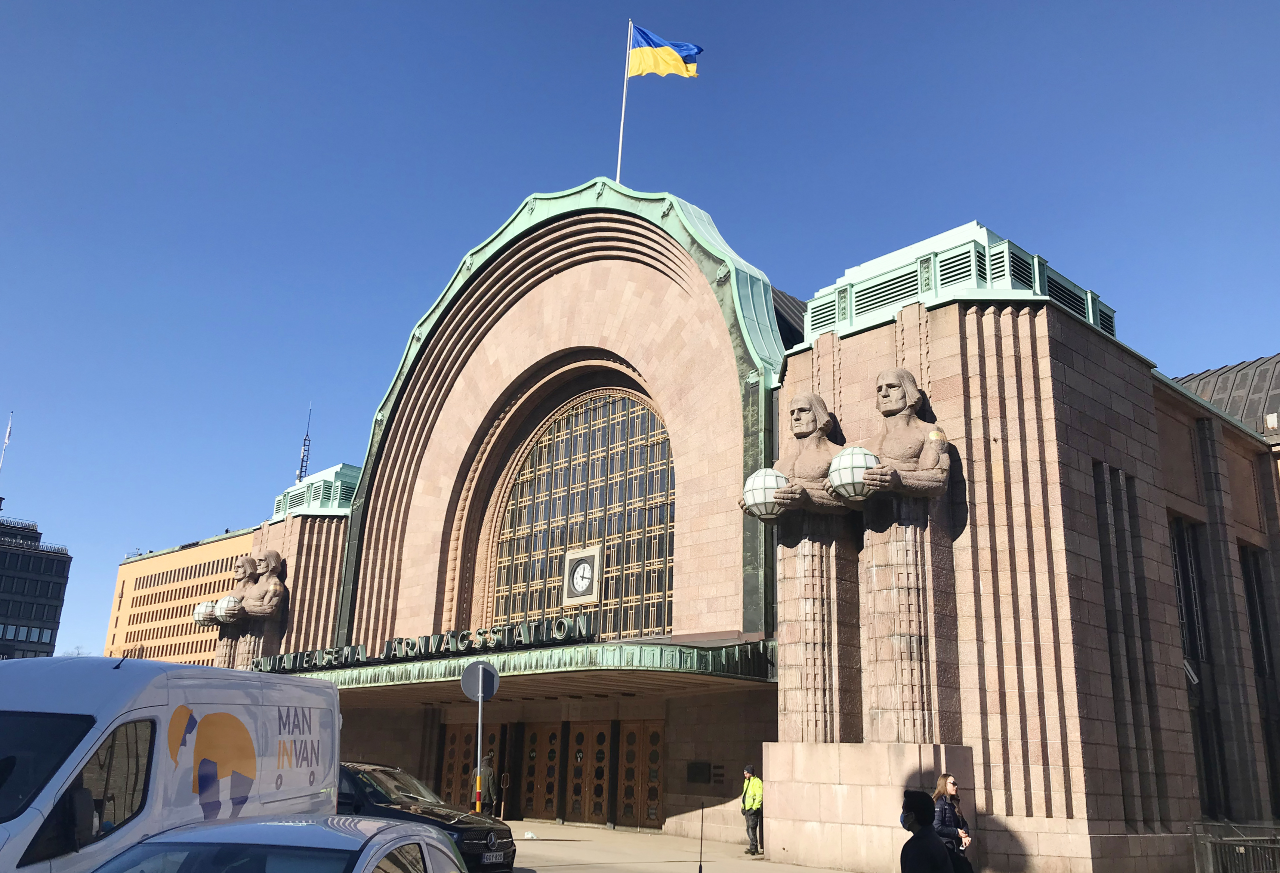 Tveksamhet till att flagga för Ukraina i Esplanaden