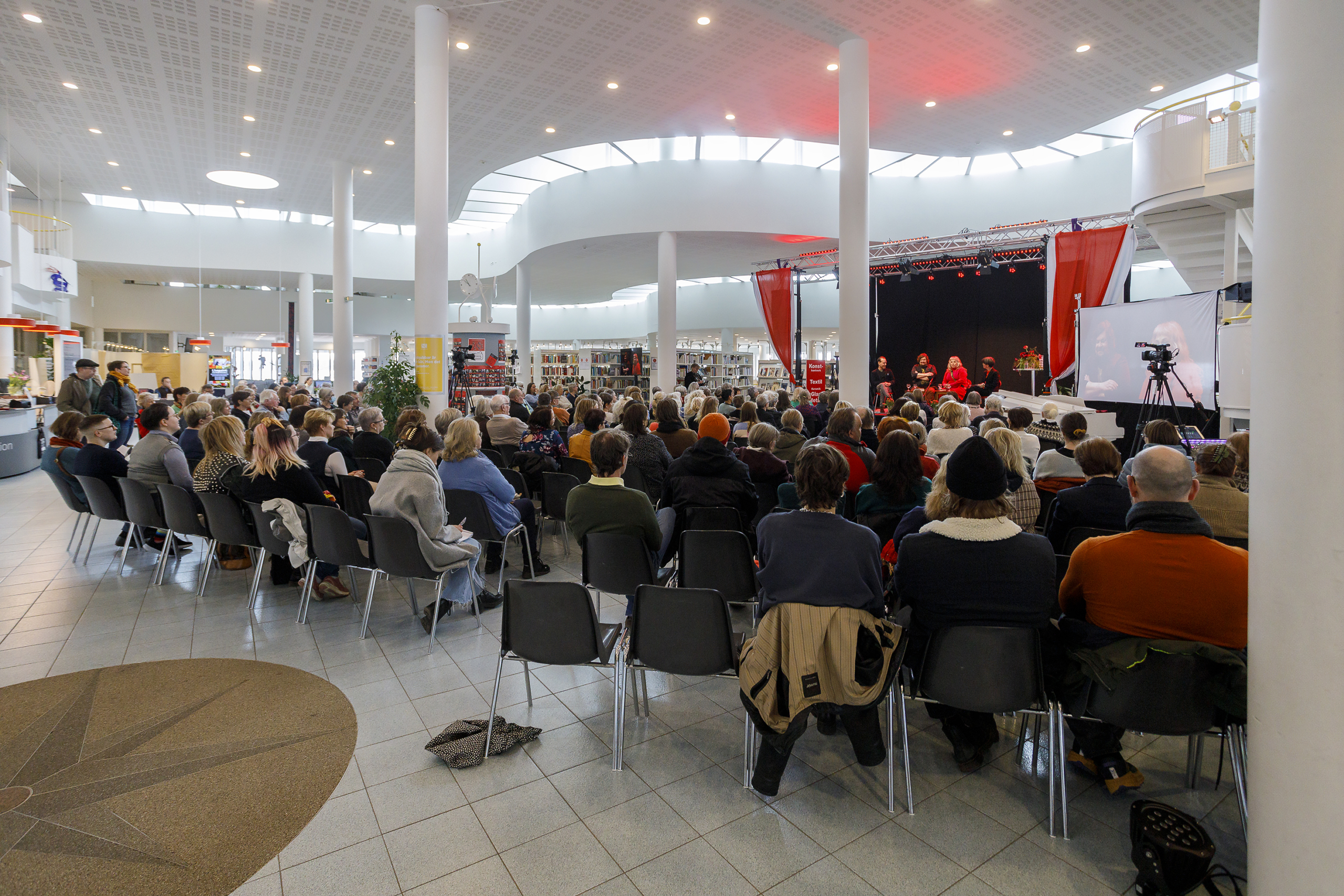 Empatiskt analyserande av rovdjuren på nätet