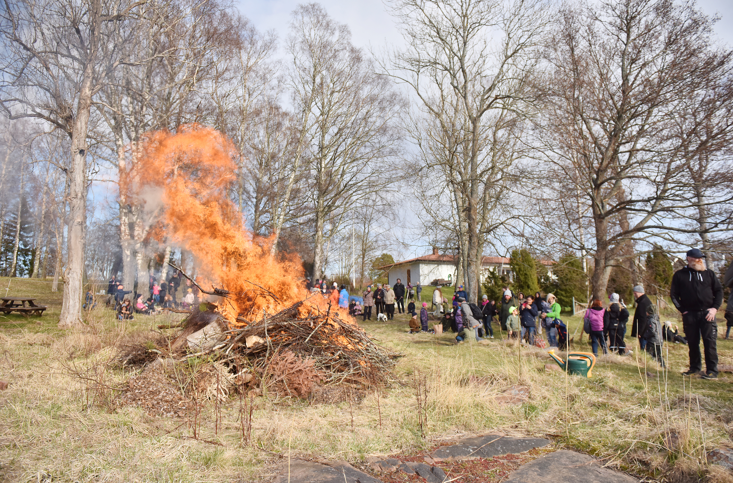 Brasor värmde Valborg