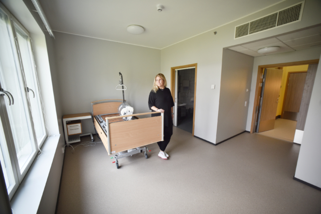 Här står en splitterny demensavdelning tom