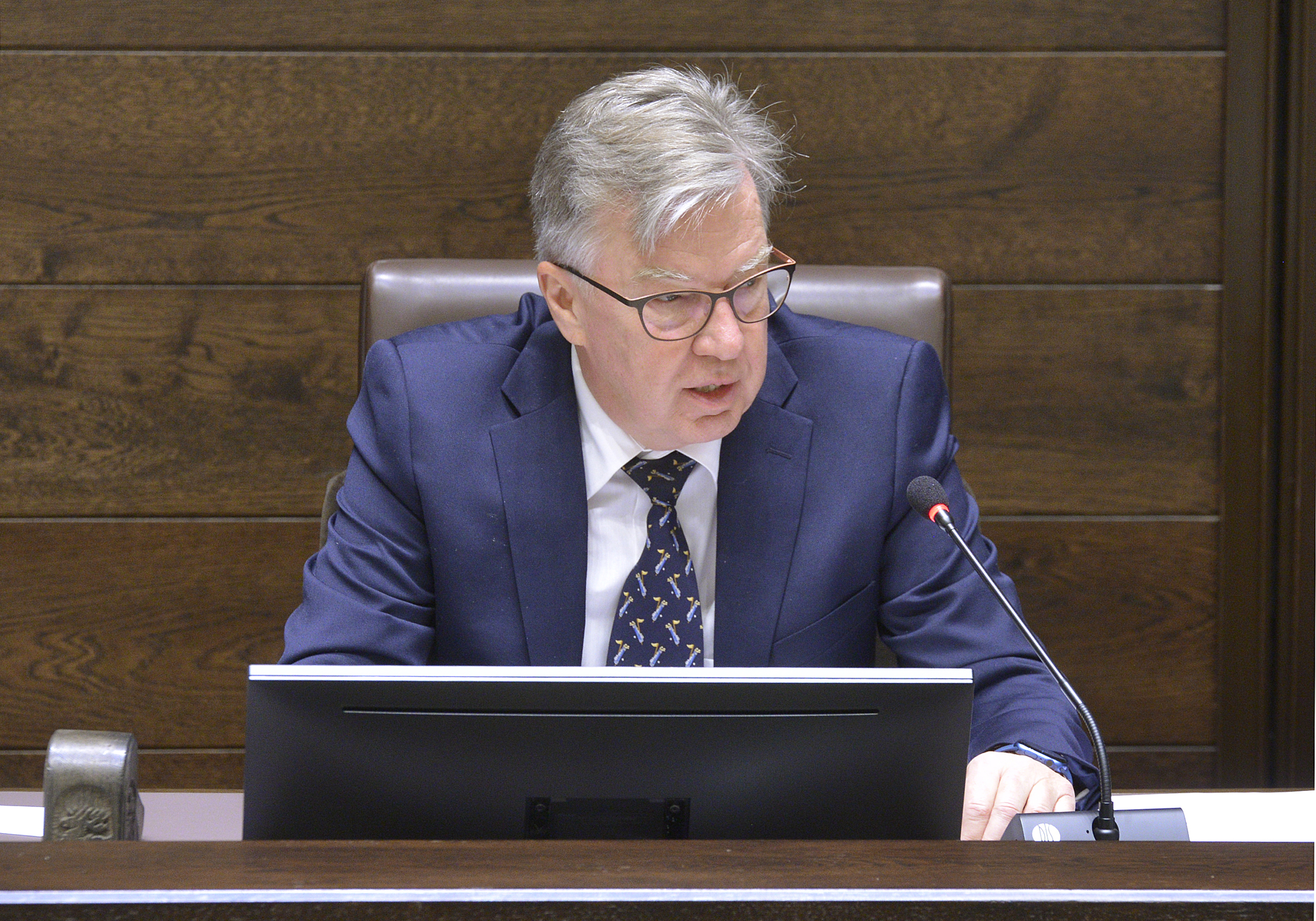 Bert Häggblom avgår som partiledare i vår