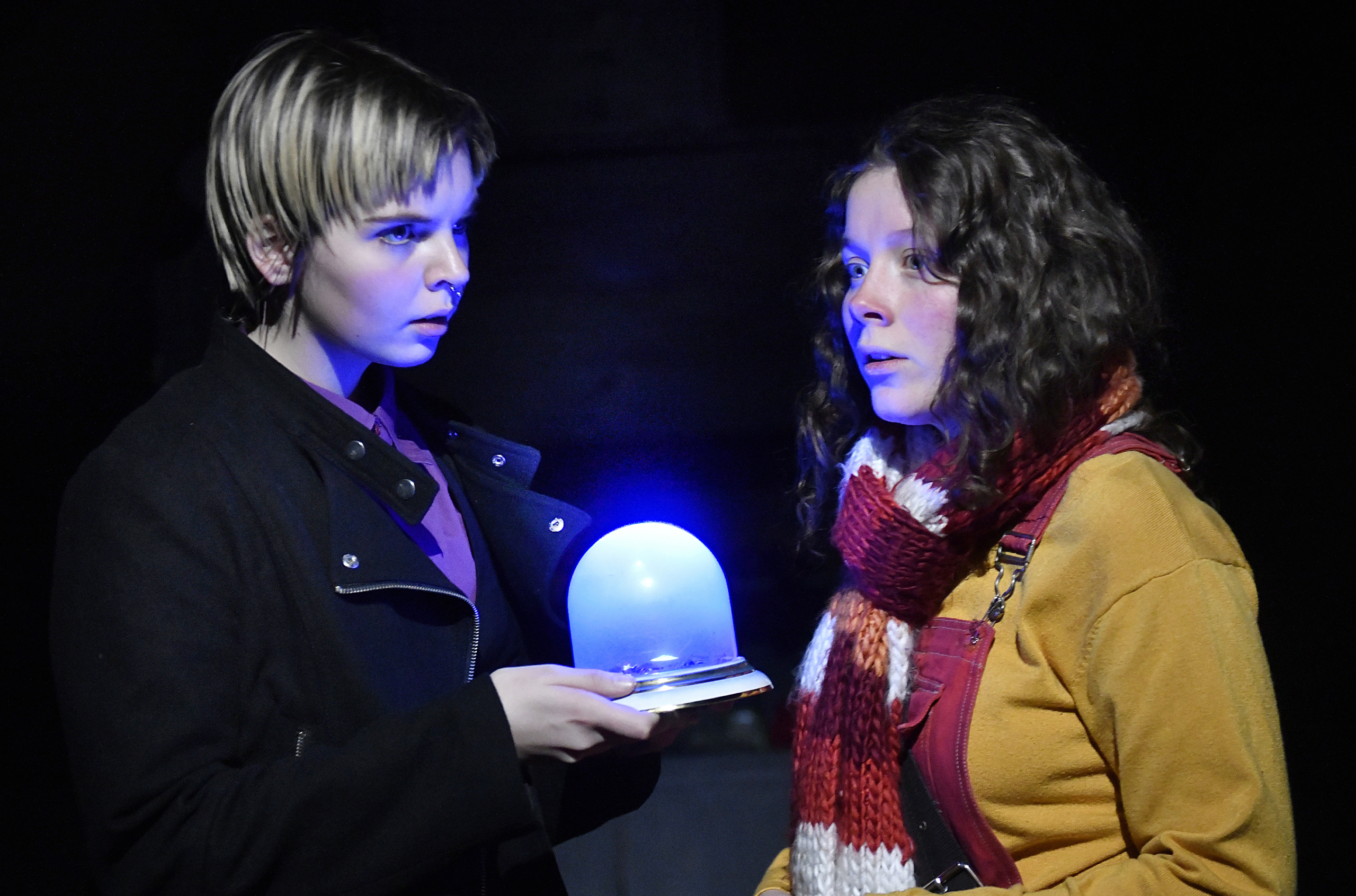 RECENSION: Vacker och komisk tolkning av Nattexpressen