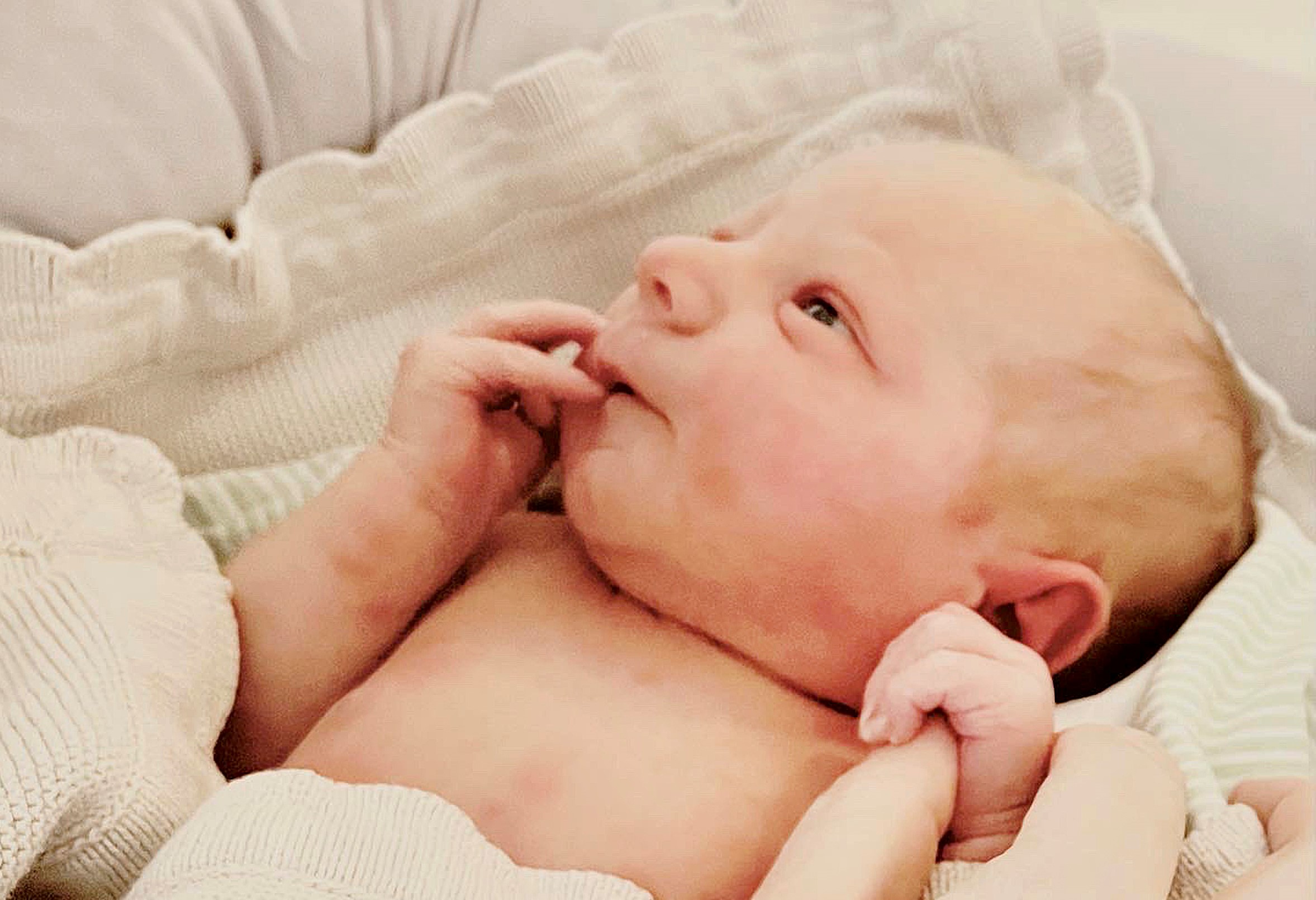 Här är årets första bebis